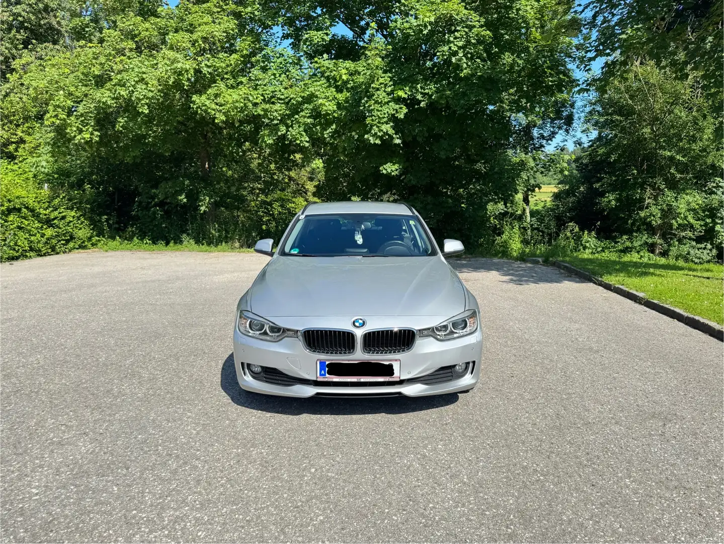 BMW 318 318d Touring Aut. Silber - 2
