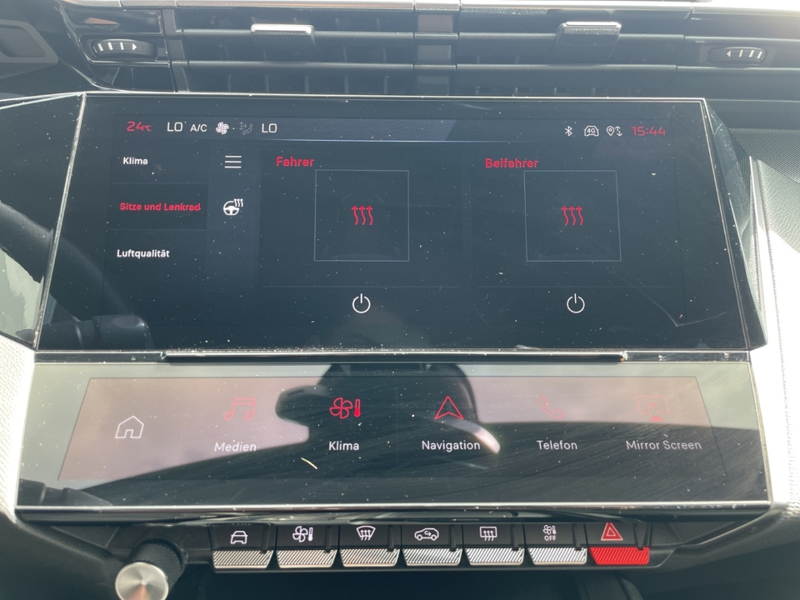 Peugeot 408 GT PT 130 EAT8 El. Panodach Navi Memory Sitze 360 — photo 18