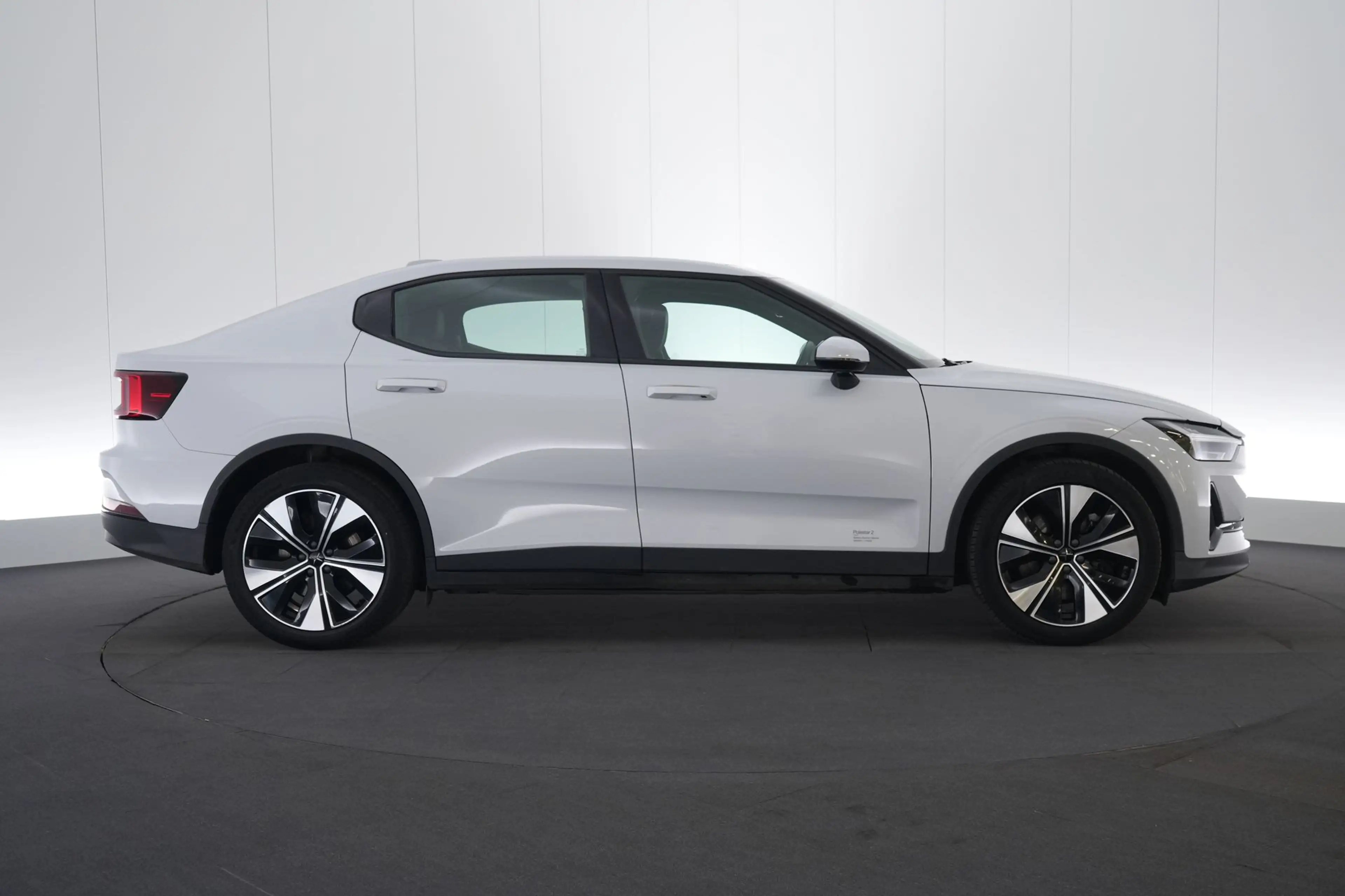 Polestar 2 69 kWh Single Motor Standard Range Plus LED GPS PD — photo 5