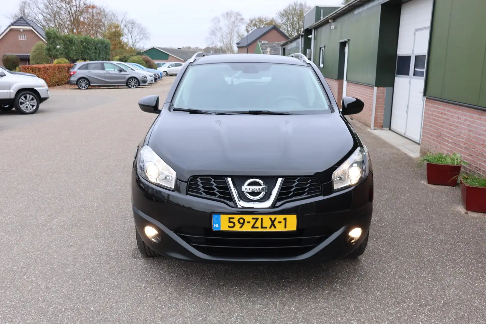 Nissan Qashqai 2.0 Connect Edition, Clima, Cruise, Achteruitrijca Zwart - 2