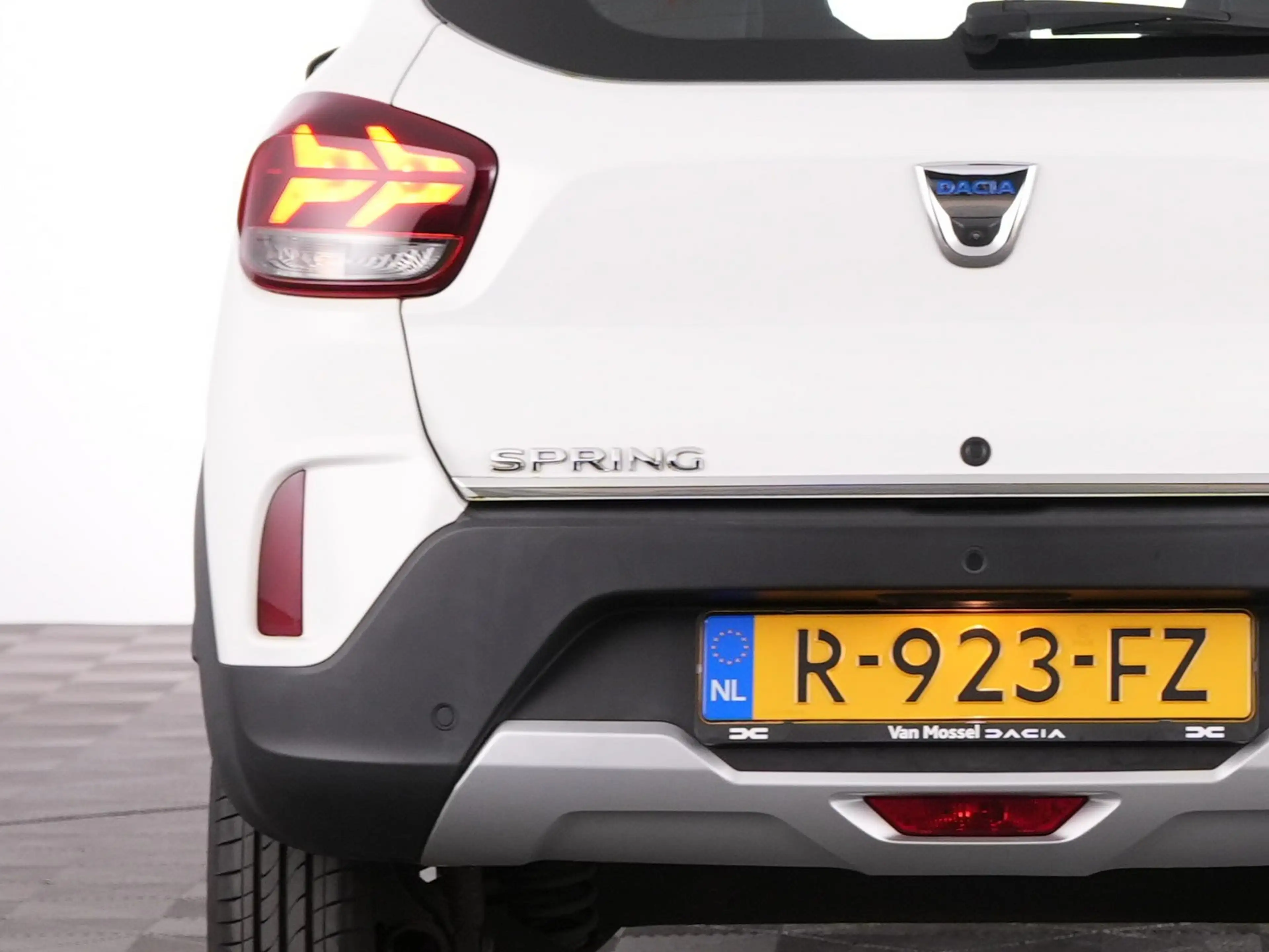 Dacia Spring Comfort Plus 27 kWh *SOH: 92%* NAVI | CAMERA | AIR — photo 23