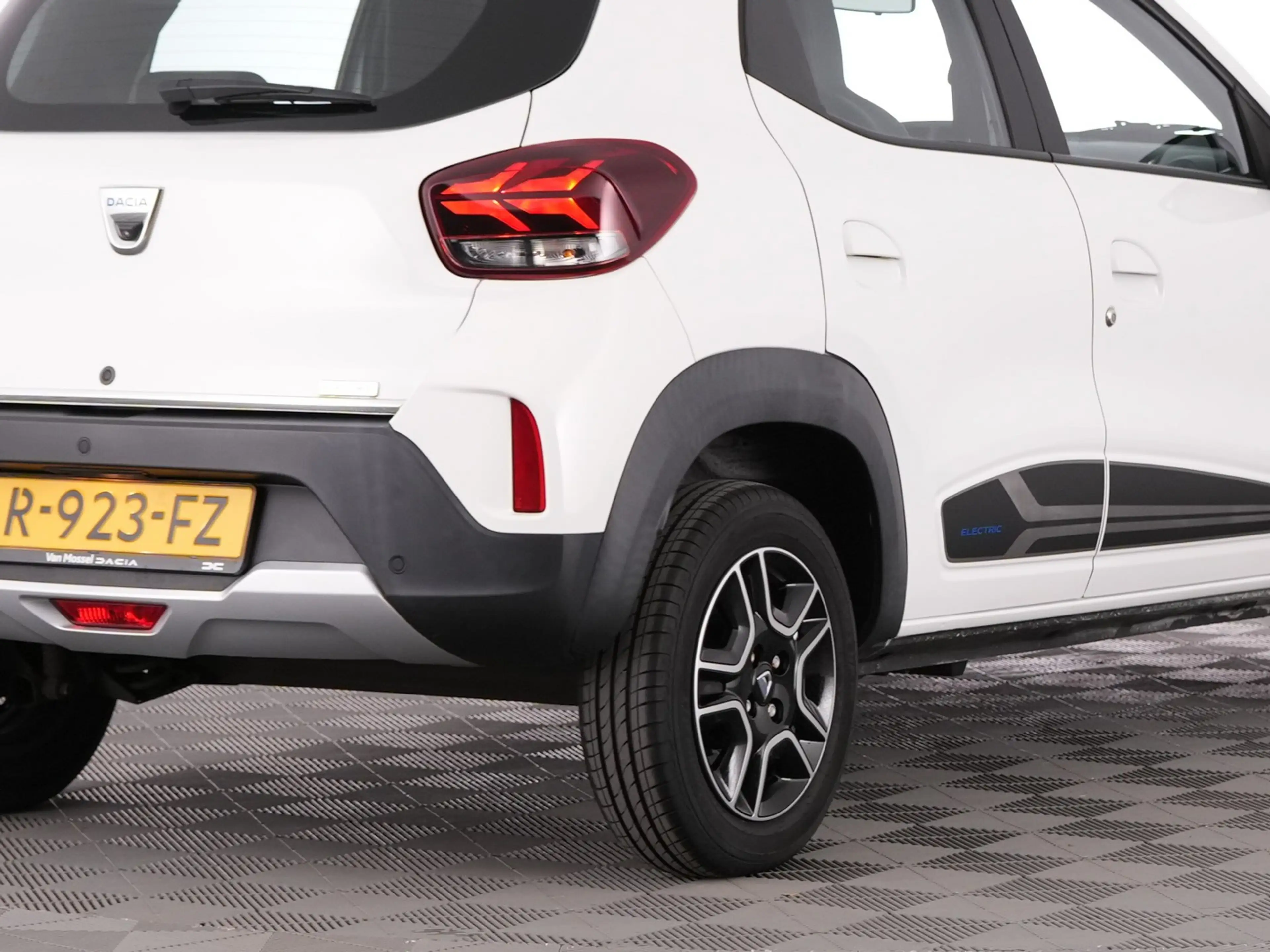 Dacia Spring Comfort Plus 27 kWh *SOH: 92%* NAVI | CAMERA | AIR — photo 17