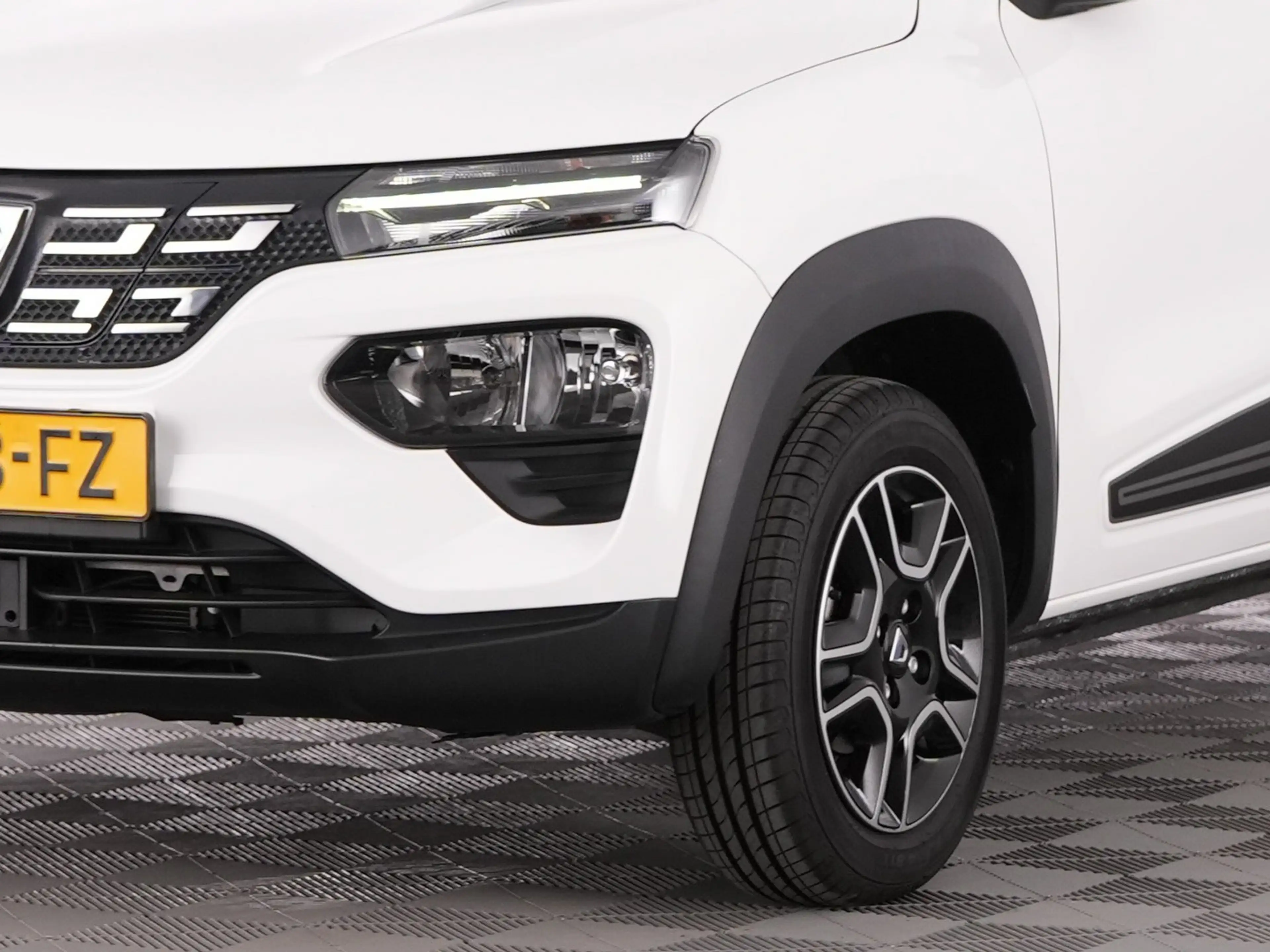 Dacia Spring Comfort Plus 27 kWh *SOH: 92%* NAVI | CAMERA | AIR — photo 16