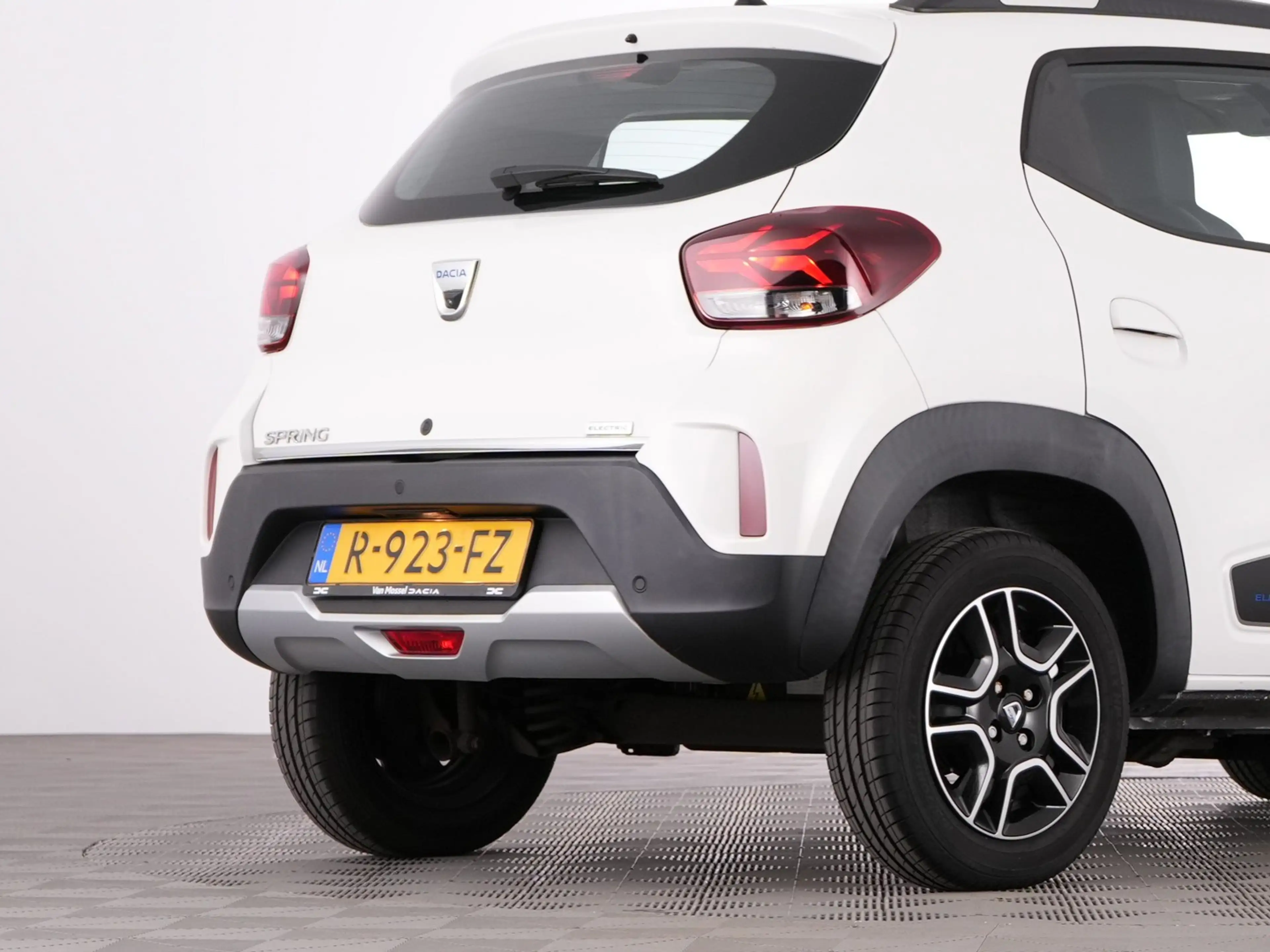 Dacia Spring Comfort Plus 27 kWh *SOH: 92%* NAVI | CAMERA | AIR — photo 37