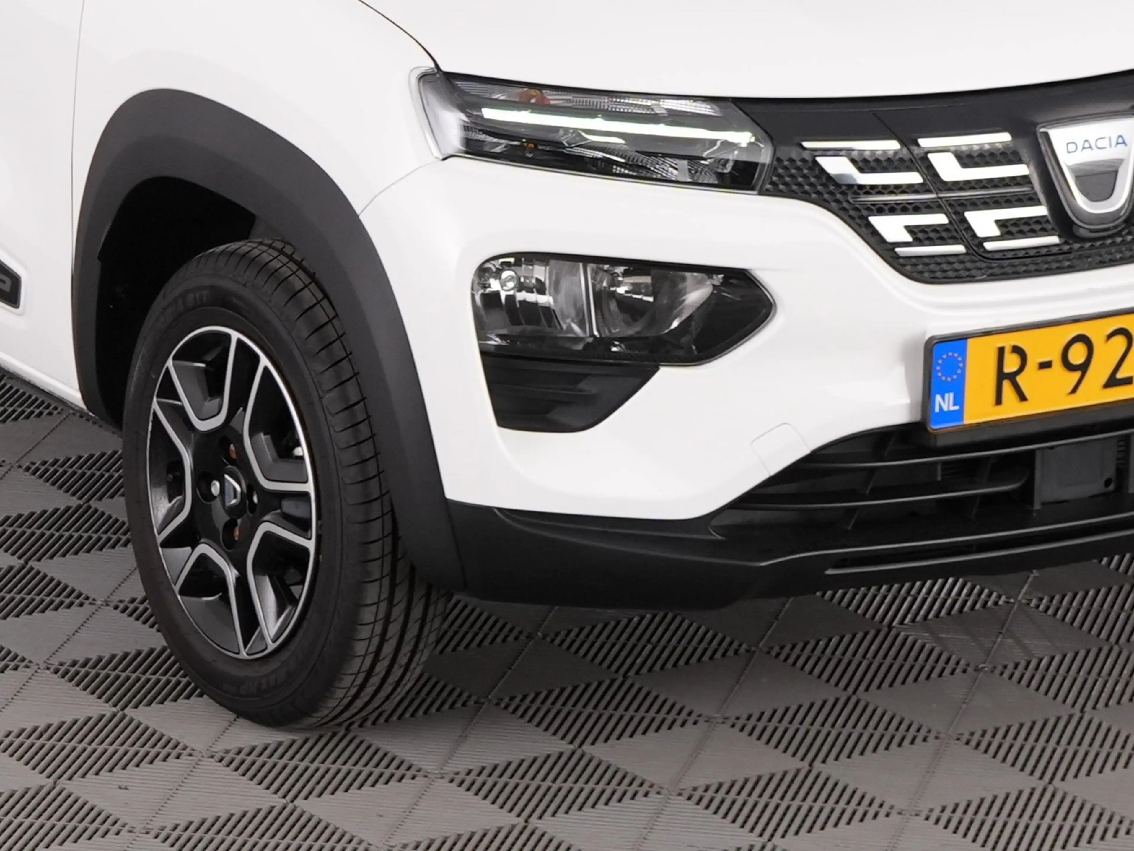 Dacia Spring Comfort Plus 27 kWh *SOH: 92%* NAVI | CAMERA | AIR — photo 12