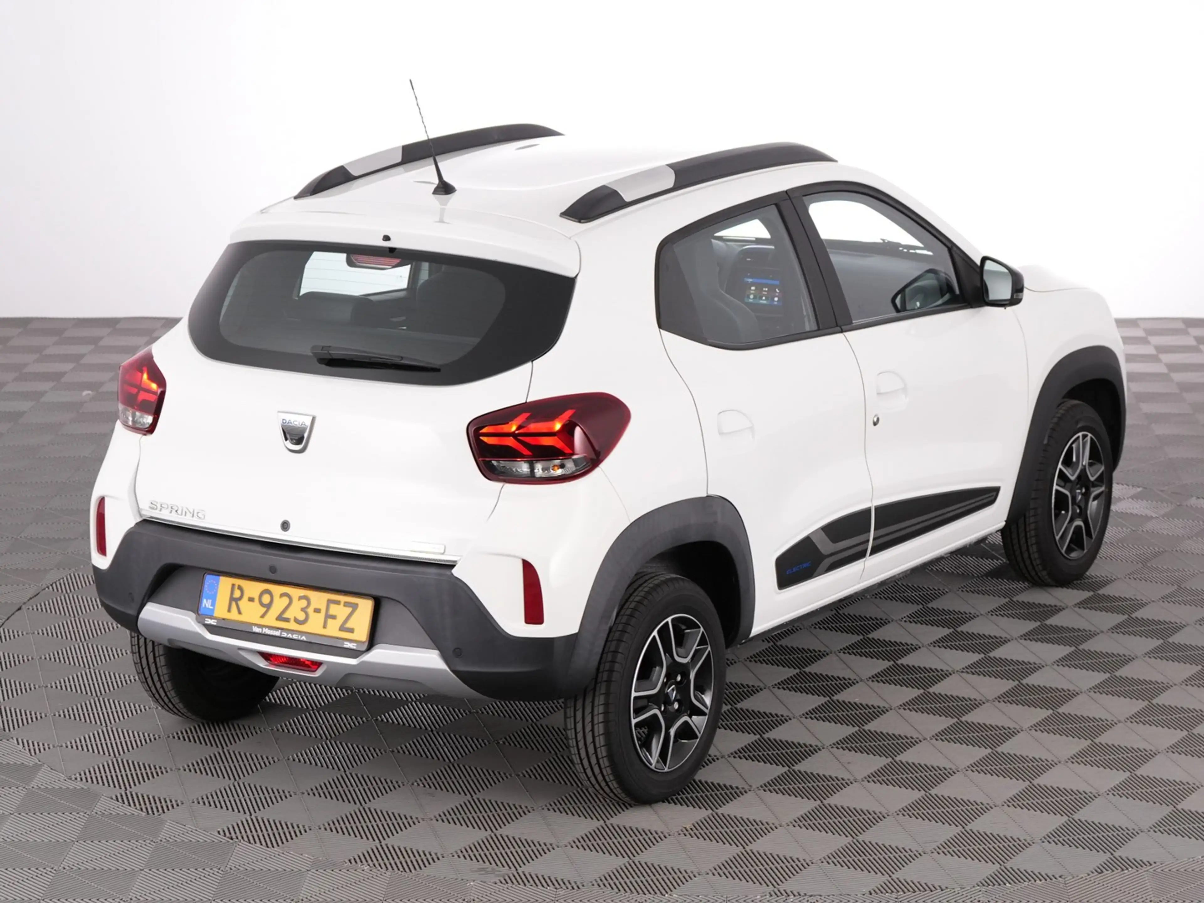 Dacia Spring Comfort Plus 27 kWh *SOH: 92%* NAVI | CAMERA | AIR — photo 25