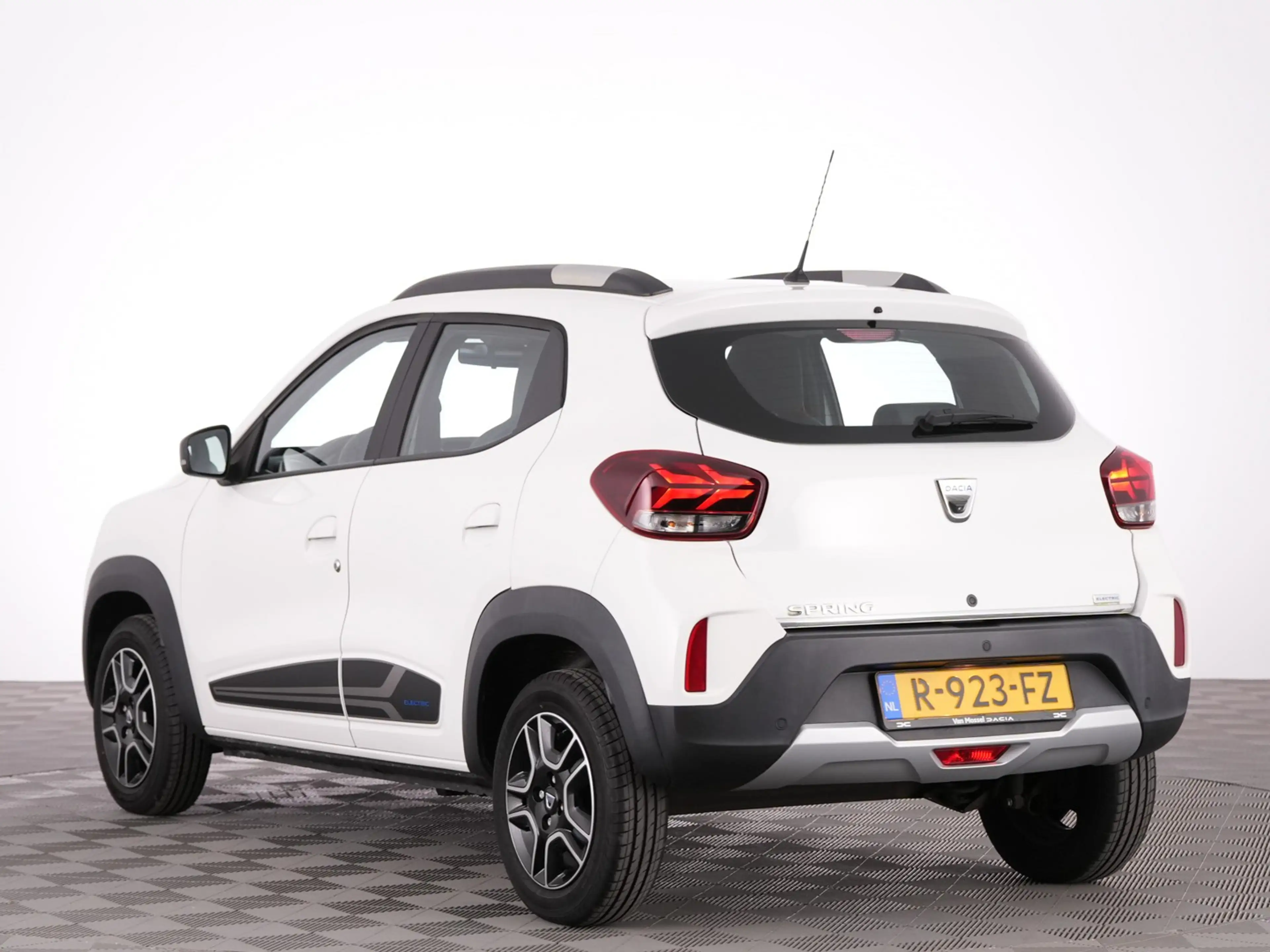 Dacia Spring Comfort Plus 27 kWh *SOH: 92%* NAVI | CAMERA | AIR — photo 2