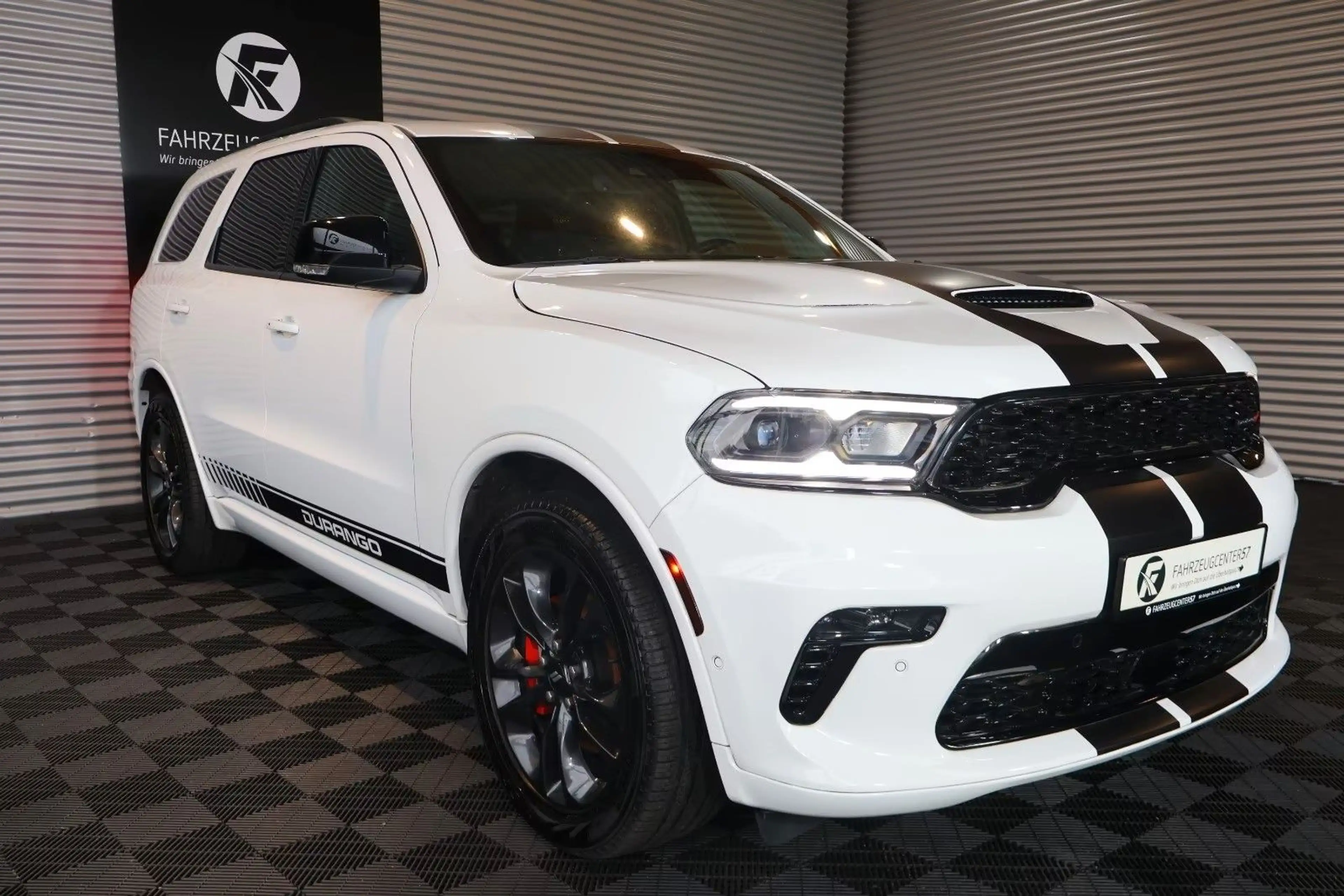 Dodge Durango R/T 5.7L 4x4/PDC/CARPLAY/6-SITZER/LPG — photo 6