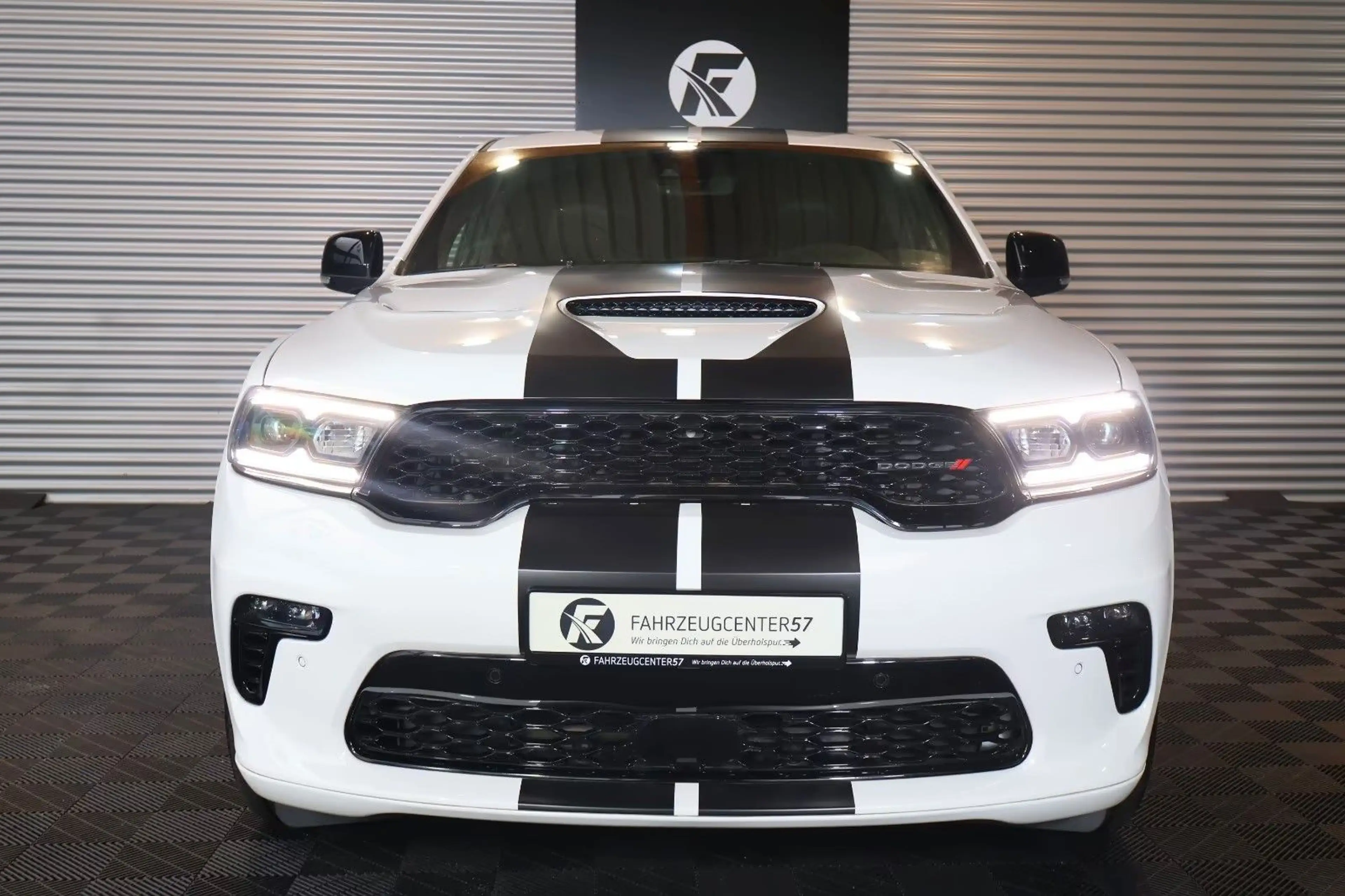 Dodge Durango R/T 5.7L 4x4/PDC/CARPLAY/6-SITZER/LPG — photo 4