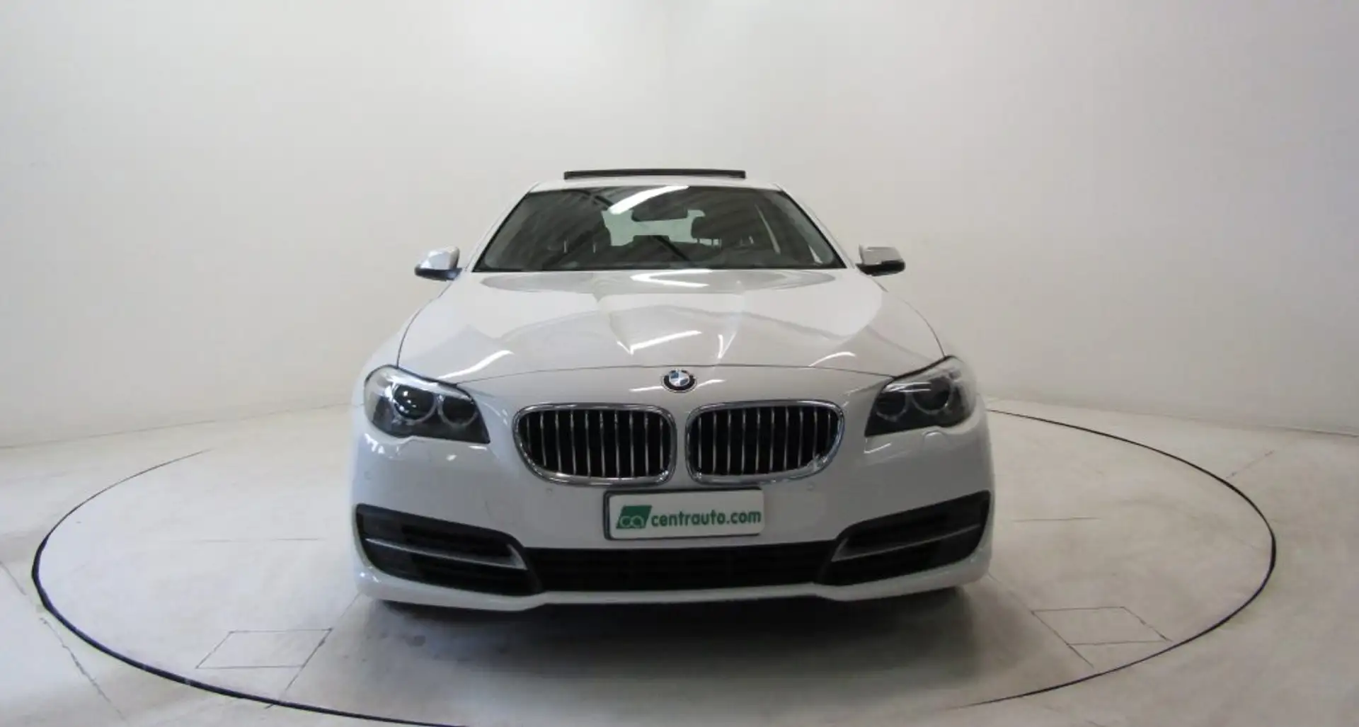 BMW 525 d xDrive 2.0d Touring aut. * TETTO APRI.* GANCIO * Bianco - 2
