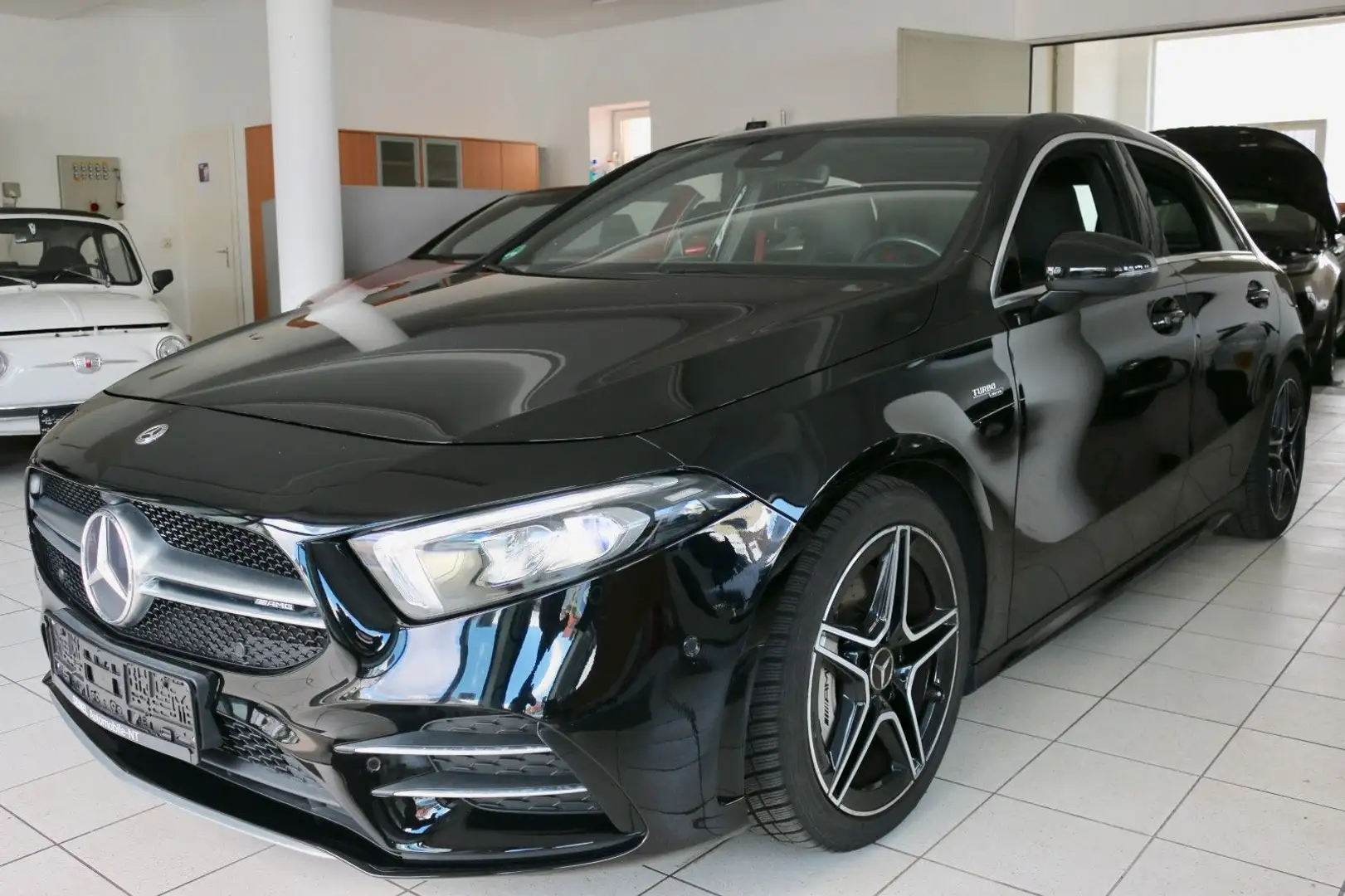 Mercedes-Benz A 35 AMG 4Matic/Pano/Kam./ Schwarz - 1