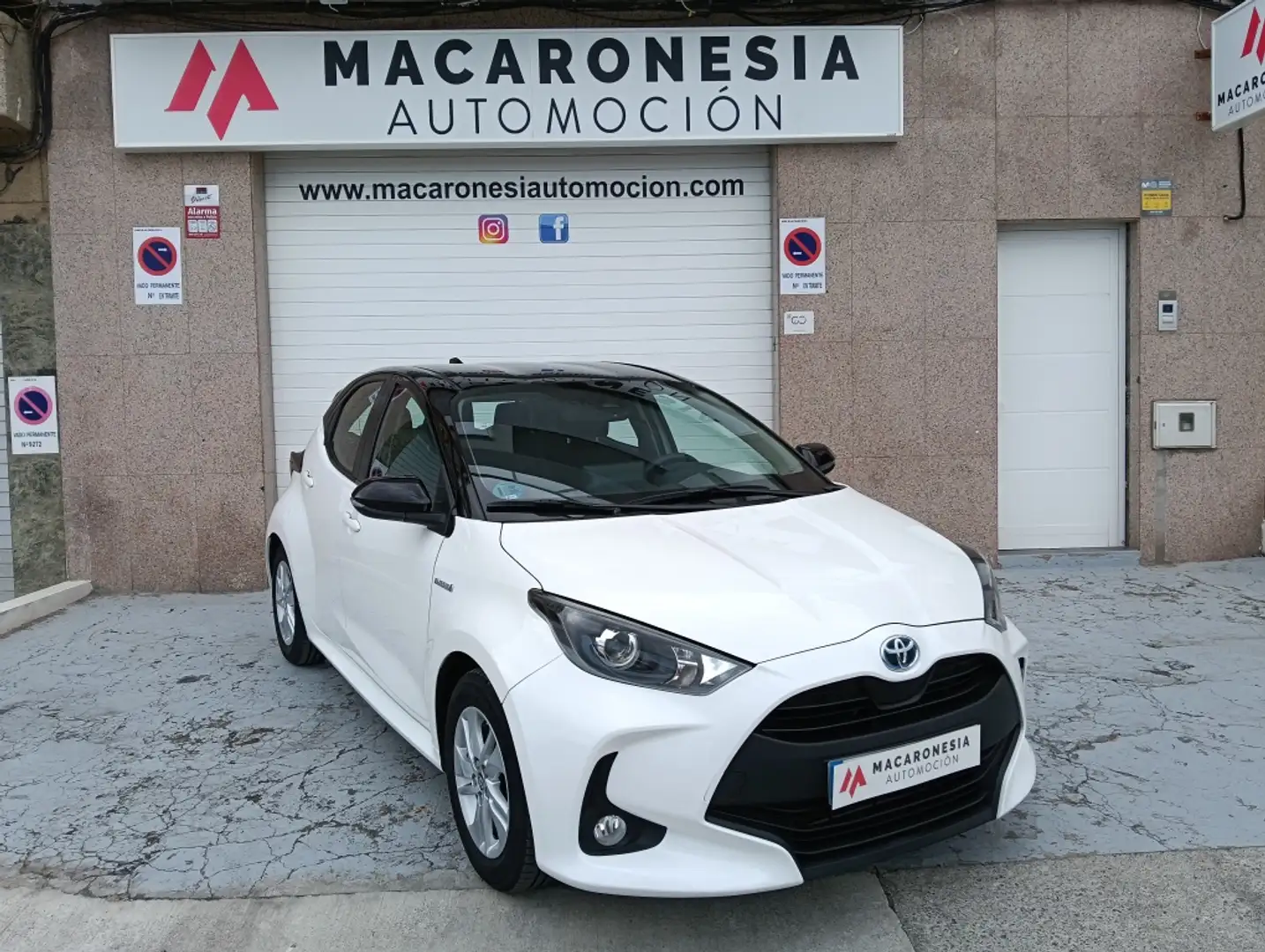 Toyota Yaris 120H 1.5 Style Weiß - 1