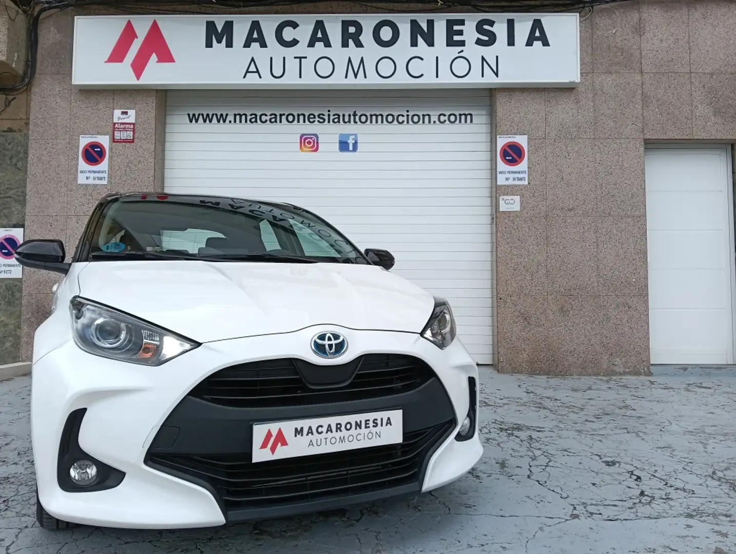 Toyota Yaris 120H 1.5 Style Weiß - 2