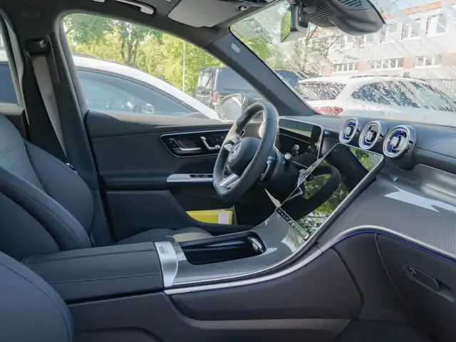 Mercedes-Benz 300 view 9