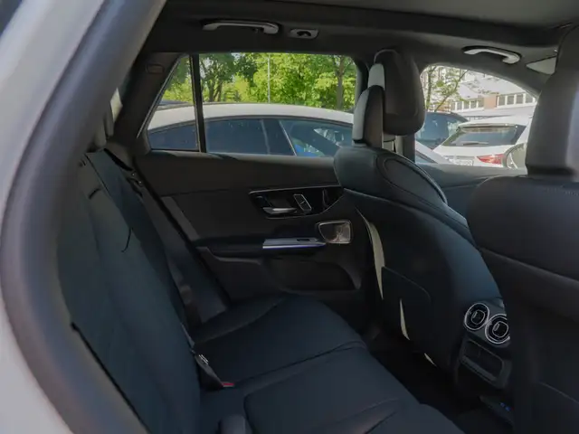 Mercedes-Benz 300 view 10