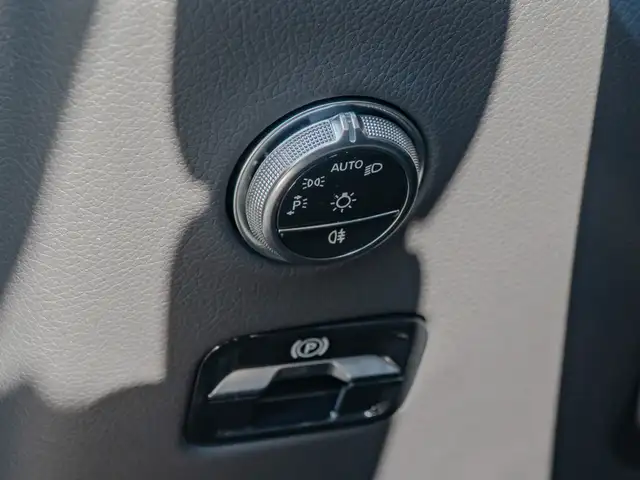 Mercedes-Benz 300 view 13