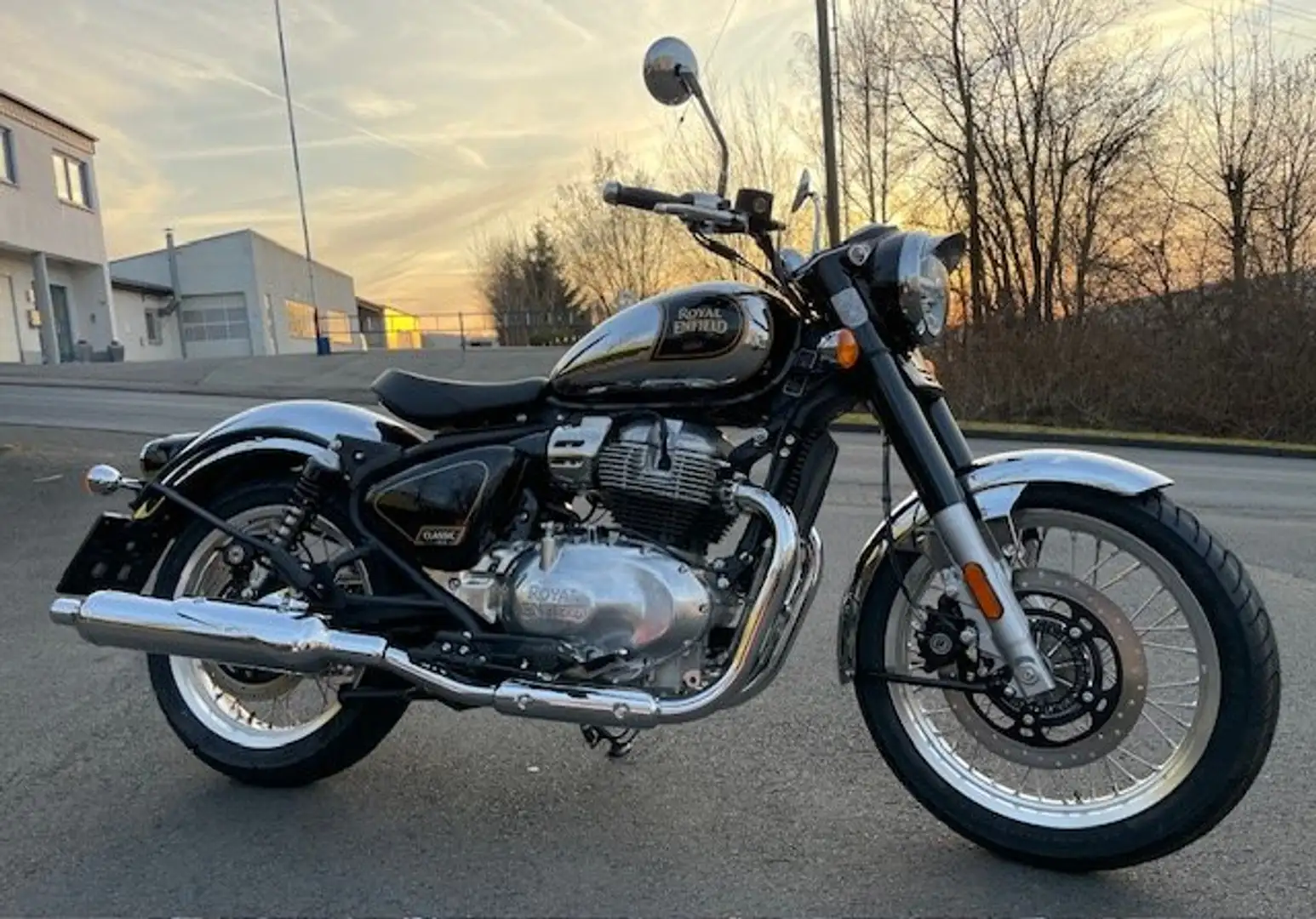 Royal Enfield Classic 650 Twin EFI Chrome Negru - 1