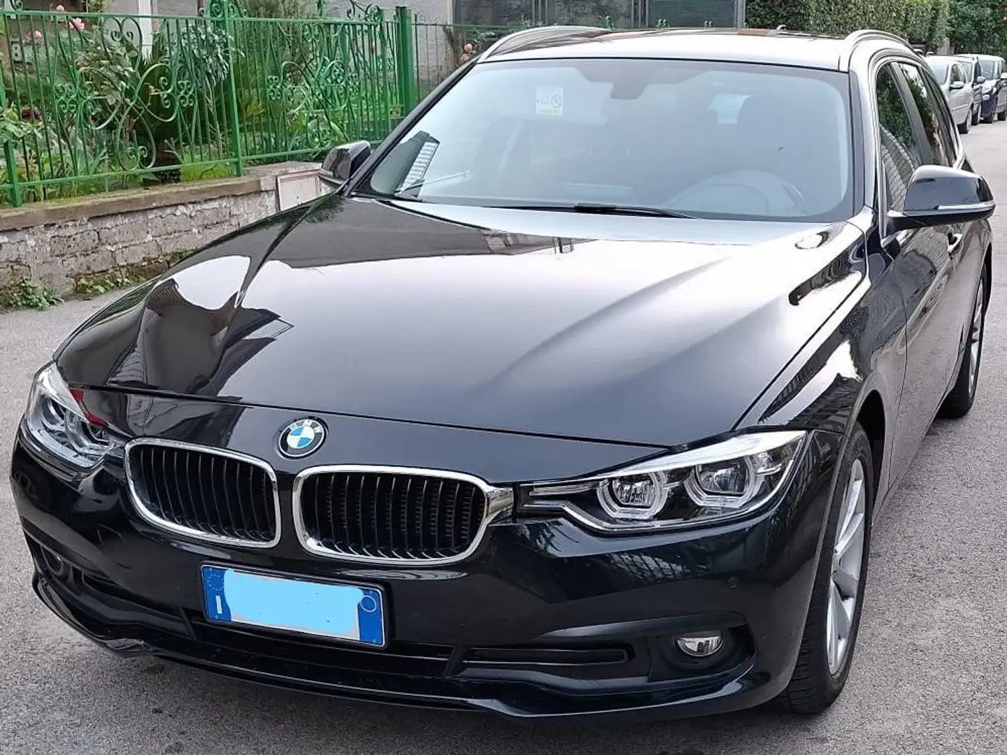 BMW 318 Serie 3 F31 2015 Touring 318d Touring auto crna - 1