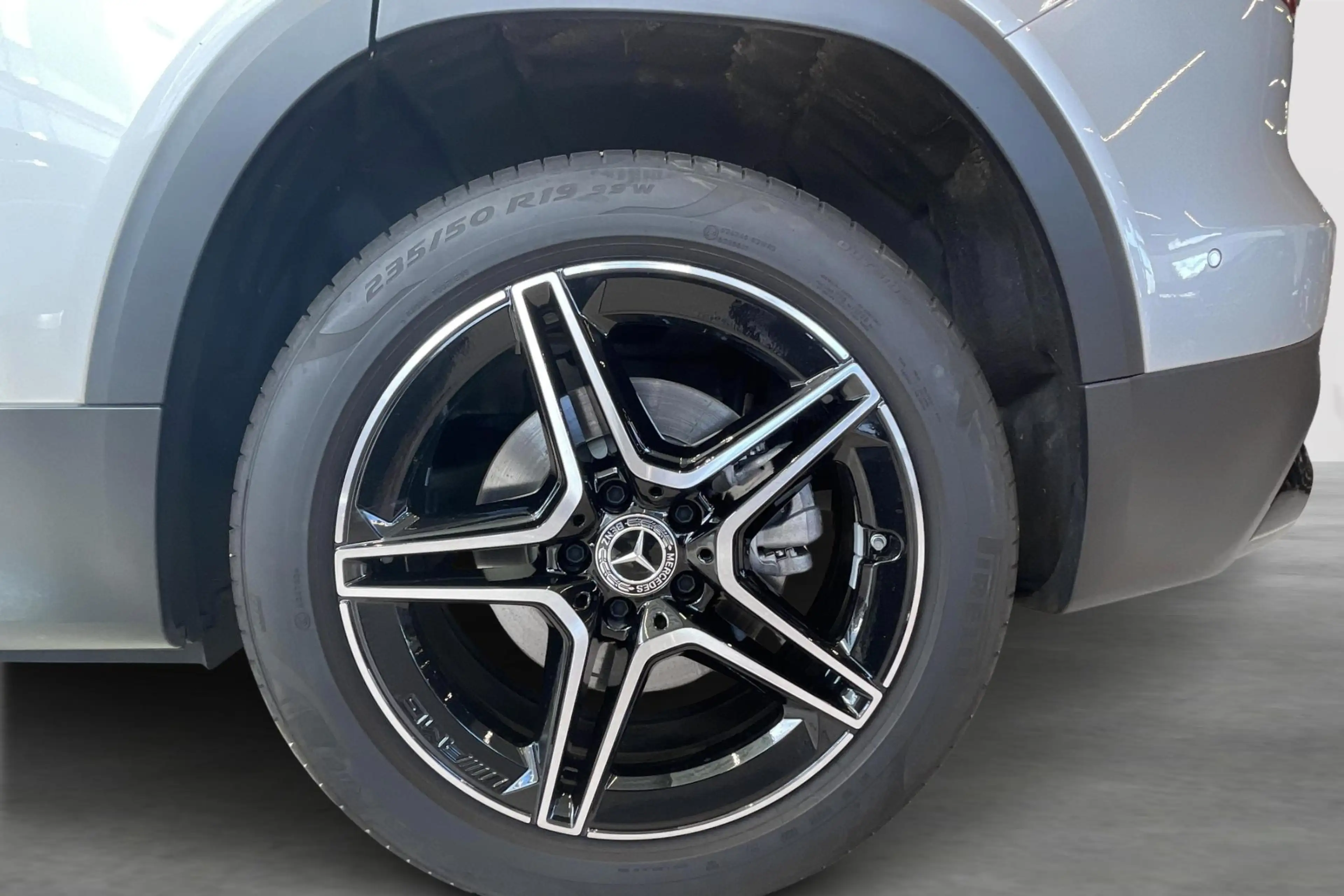 Mercedes-Benz GLB 180 GLB Luxury Line — photo 8