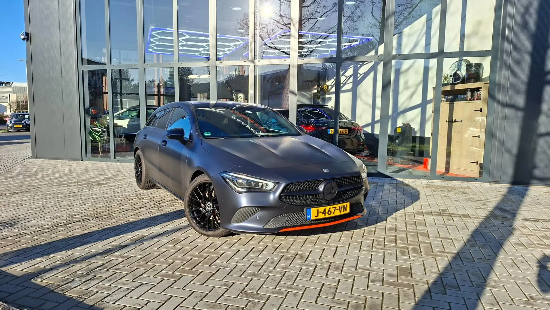 Mercedes-Benz CLA 200 Shooting Brake Business Solution Luxury / Pano / S Schwarz - 2