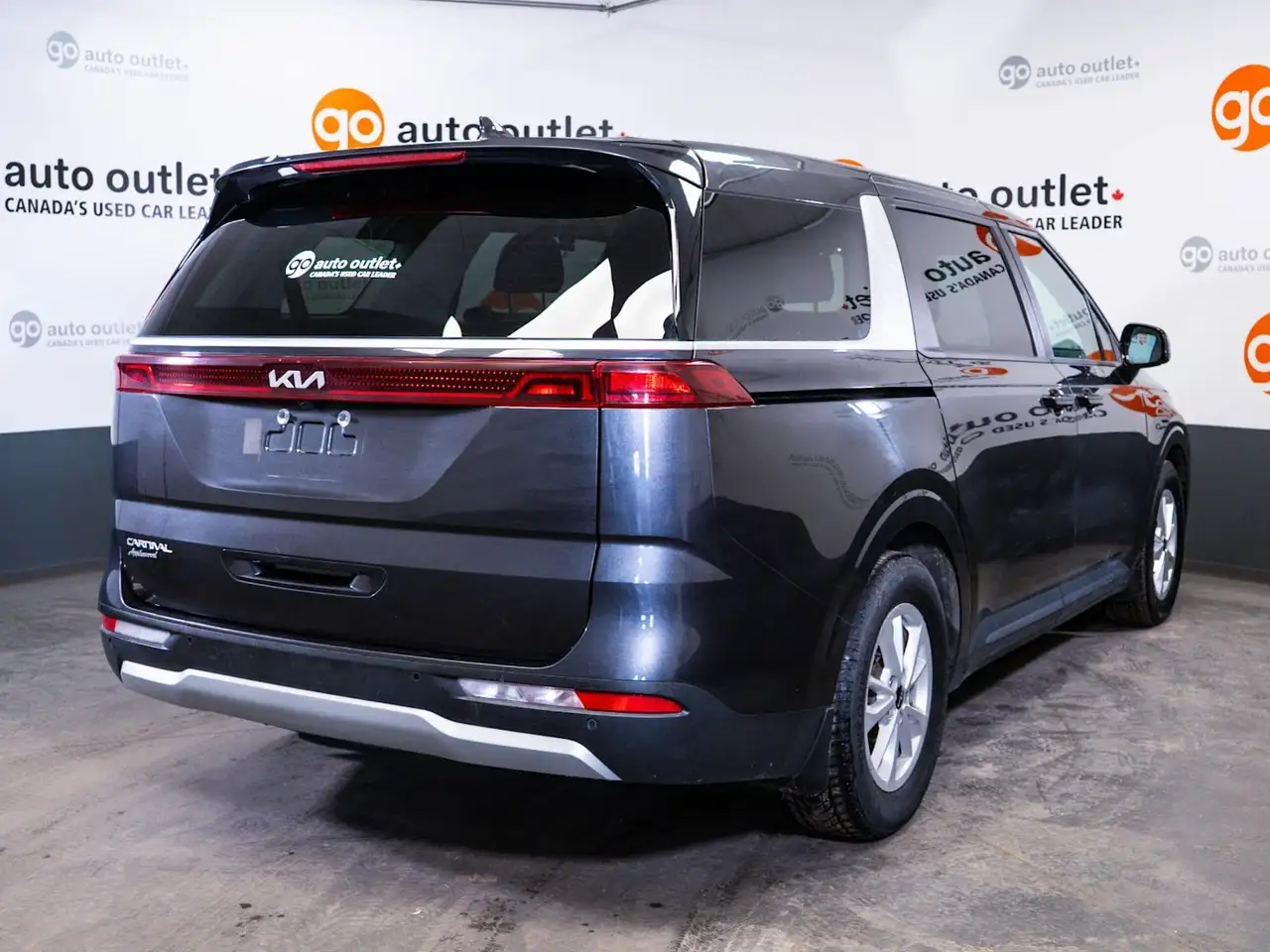Kia Carnival снимка Kia Carnival
