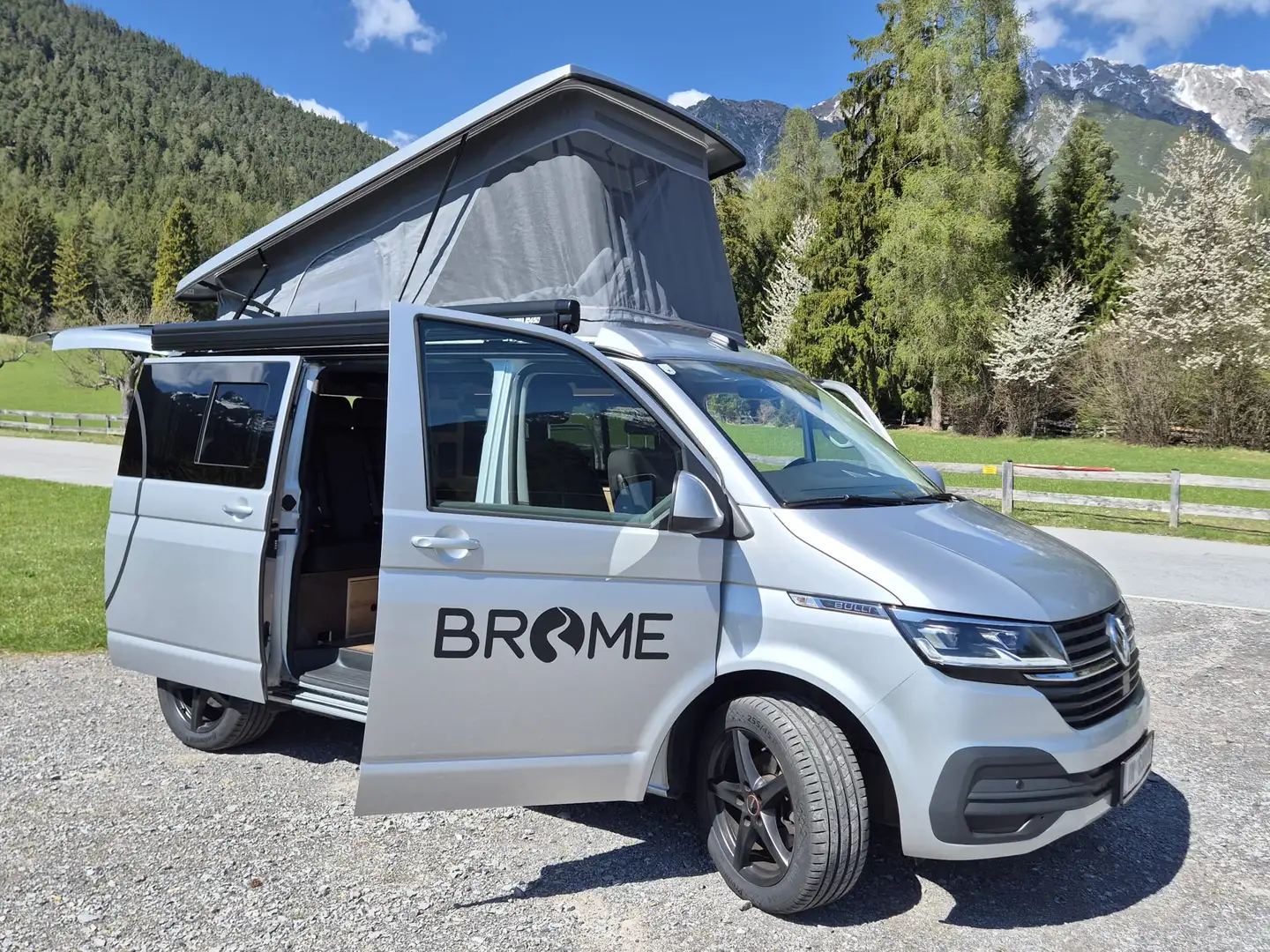Volkswagen T6.1 Transporter Hochwertiger Campingausbau von Brome Van Camping – Modell „Folks“ Silber - 1
