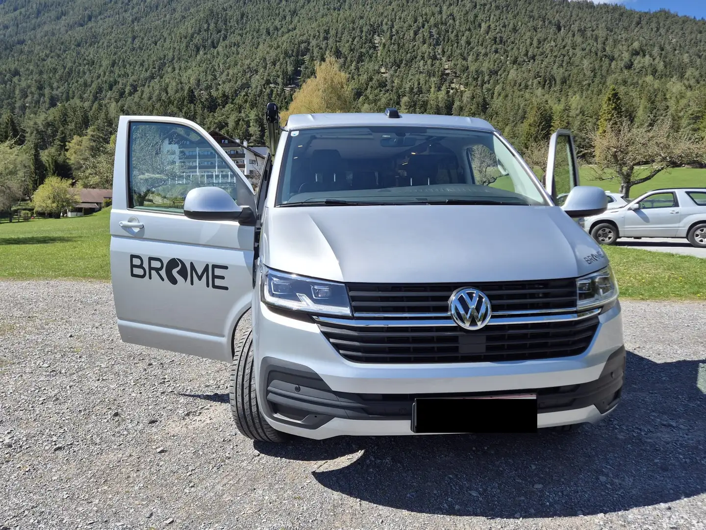 Volkswagen T6.1 Transporter Hochwertiger Campingausbau von Brome Van Camping – Modell „Folks“ Silber - 2