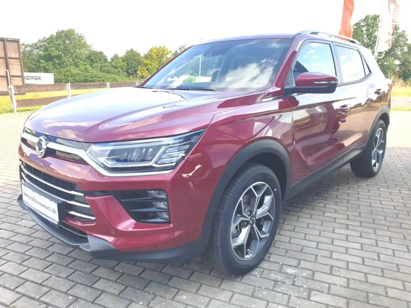 SsangYong Korando 1.5 T-GDi 2WD Aut. Ruby Rot - 1
