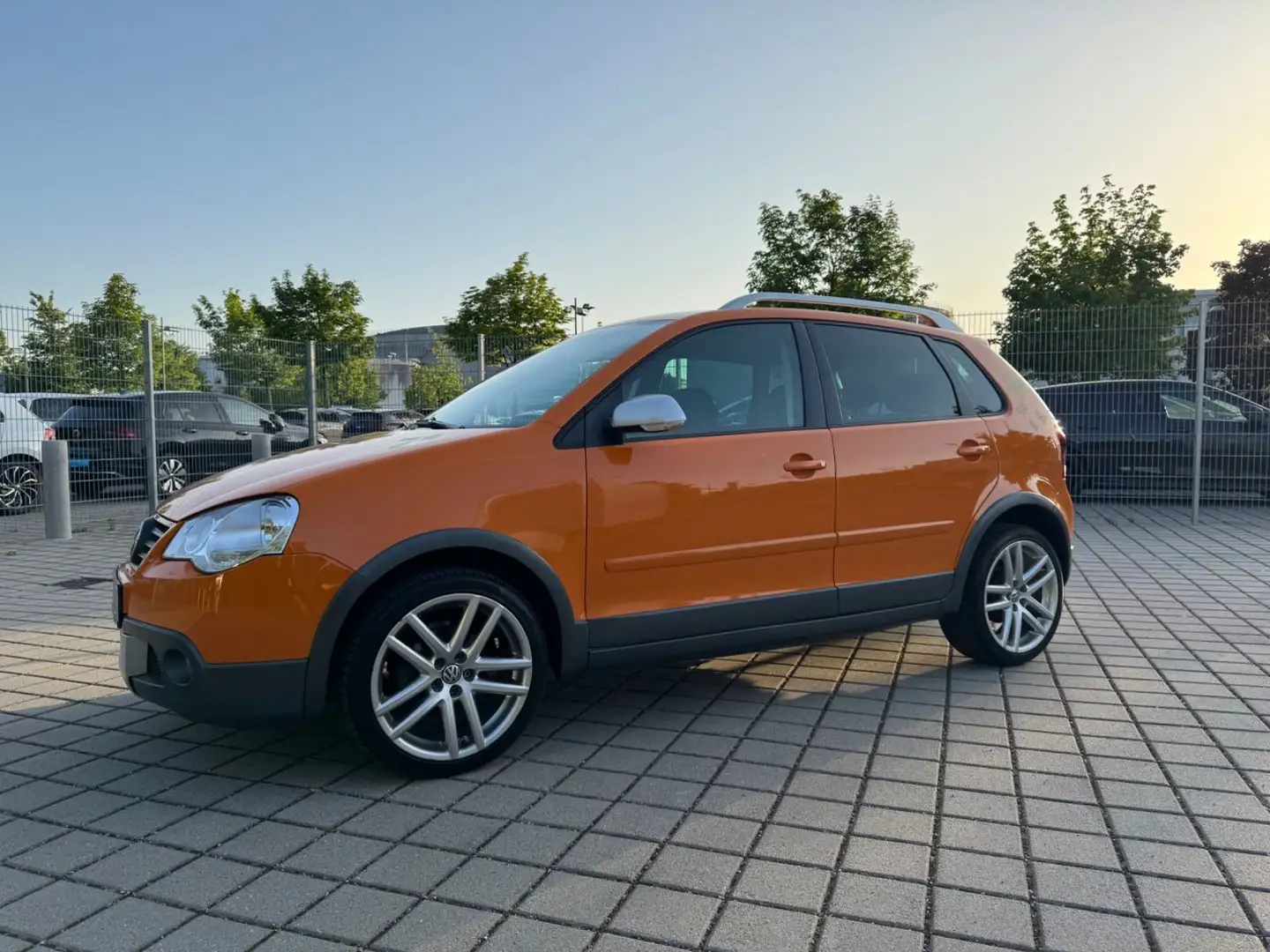 Volkswagen Polo IV 1.2 CrossPolo/1.Hand/Garantie/Top Zustan Naranja - 1