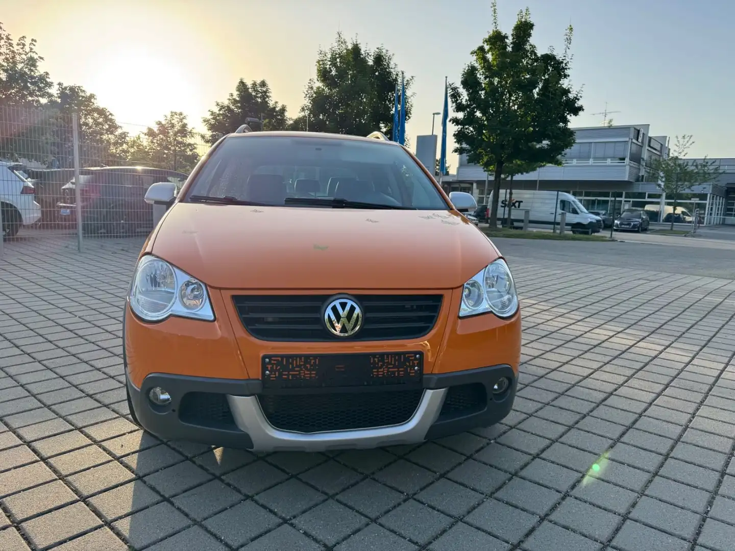 Volkswagen Polo IV 1.2 CrossPolo/1.Hand/Garantie/Top Zustan Naranja - 2