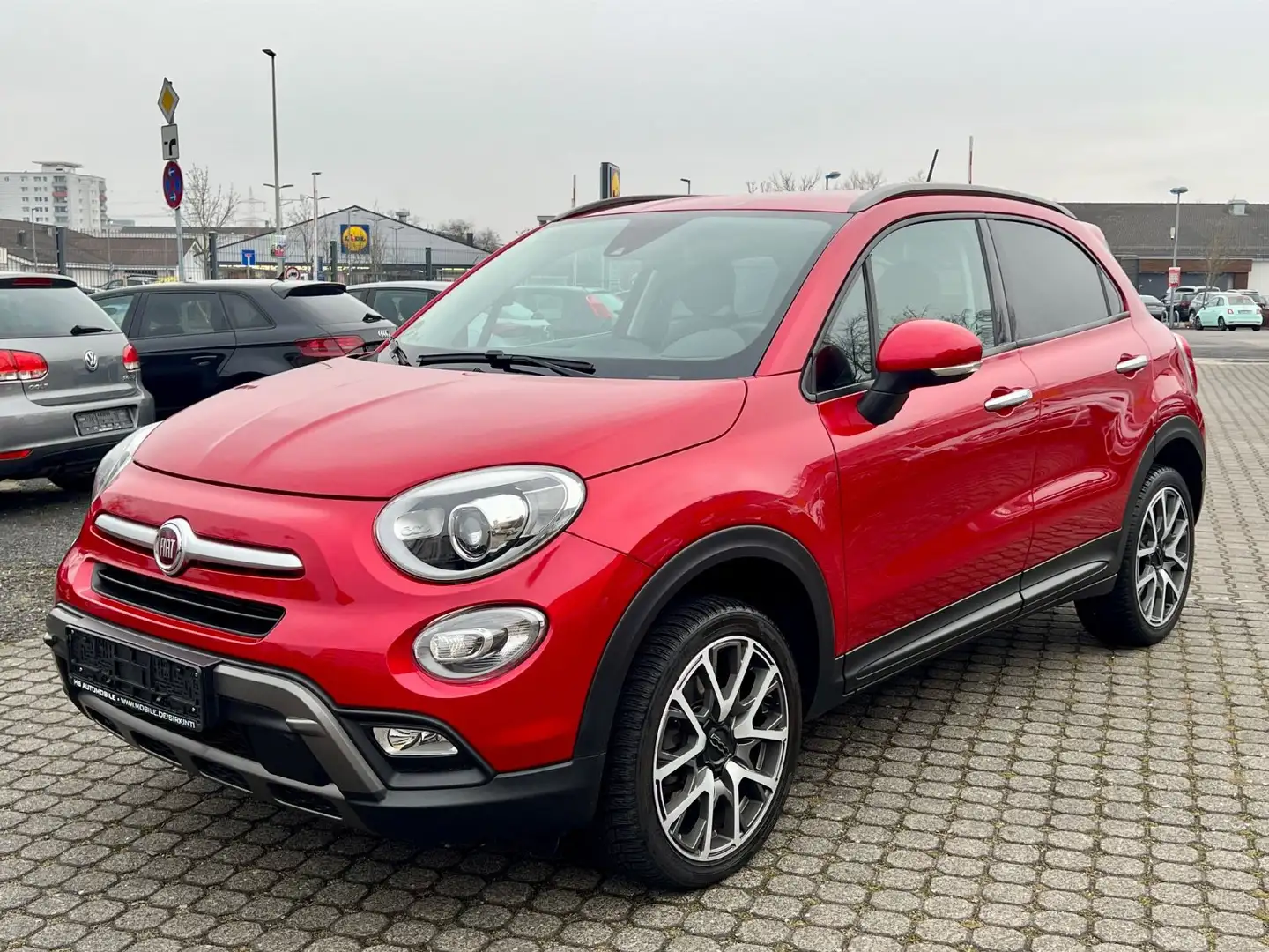 Fiat 500X Cross Plus *NAVI/ XENON/ AUT./ GARANTIE* Rouge - 1