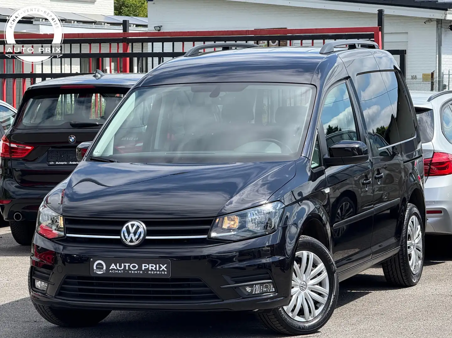 Volkswagen Caddy 1.4 TSI Trendline Navi PDC 5PL 1Er Main Euro 6b Чорний - 1