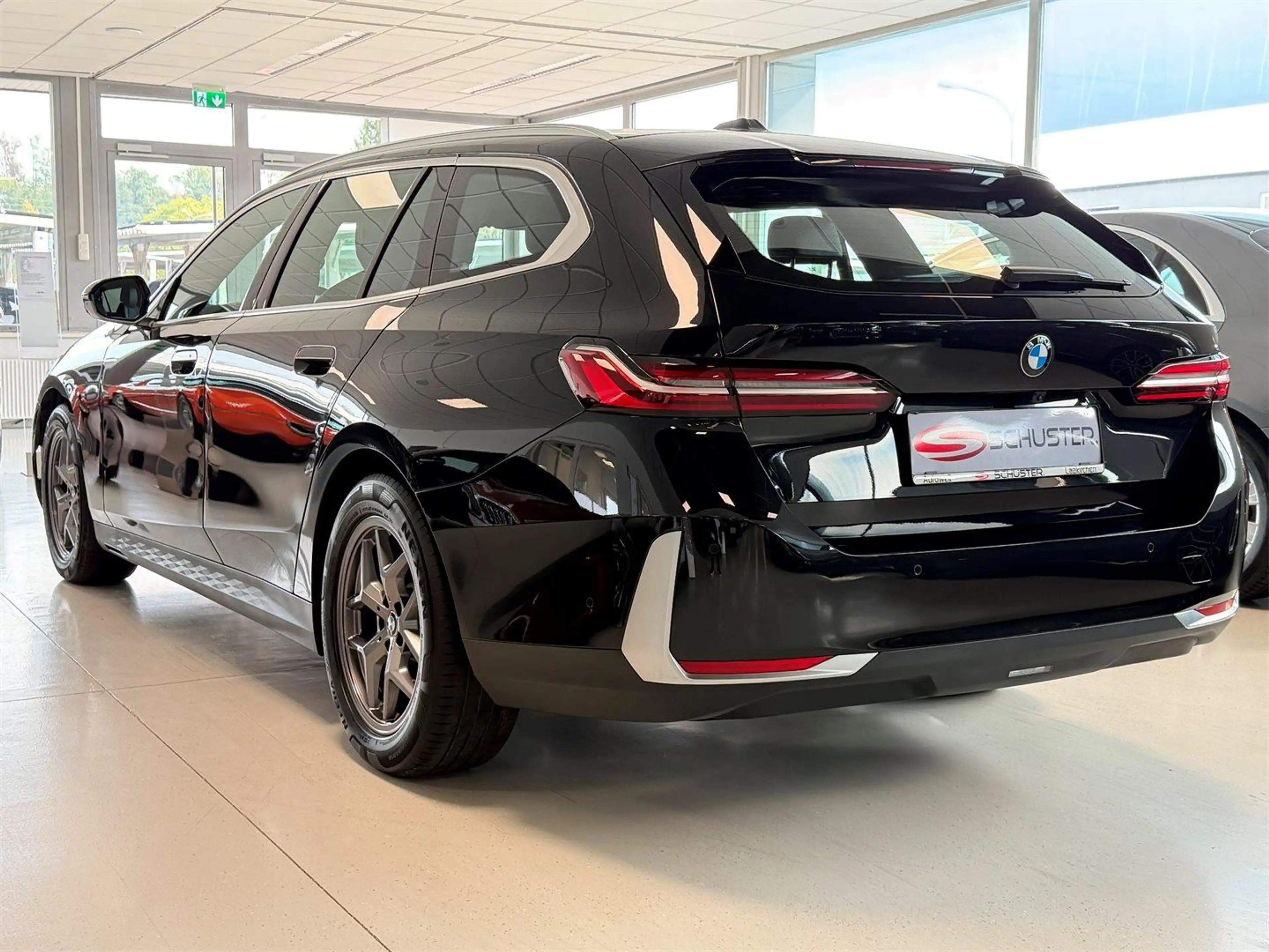 BMW 540 d MHEV xDrive — photo 4