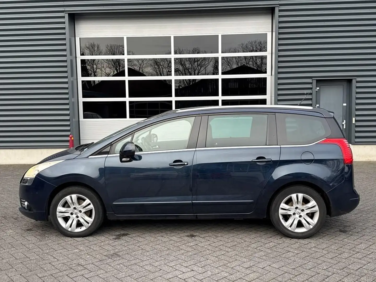 Peugeot 5008 1.6 THP Blue Lease Executive 7 persoons, cruise co Blau - 2