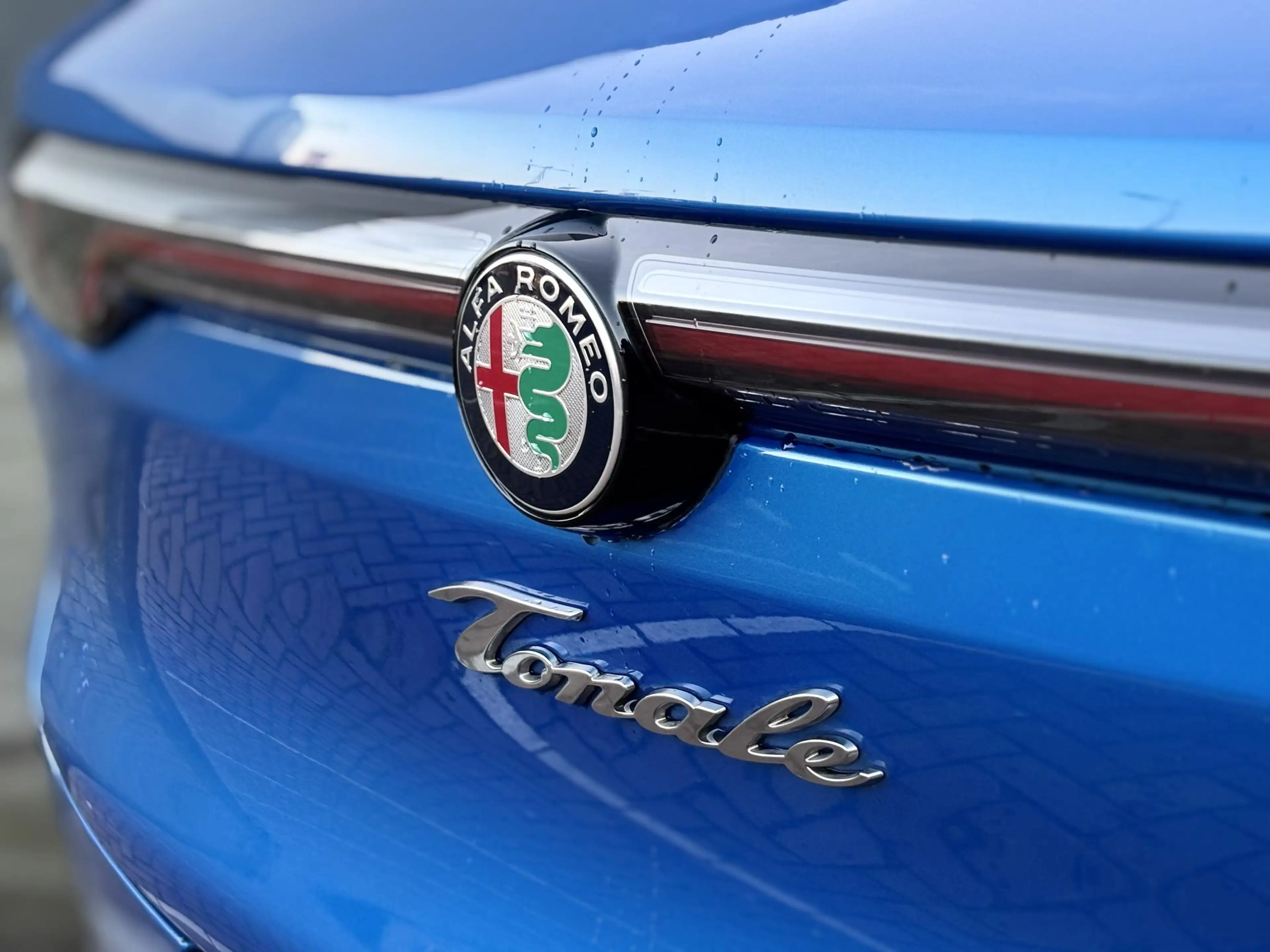 Alfa Romeo Tonale 1.5T Hybrid Edizione Speciale | Apple-Android | De — photo 12