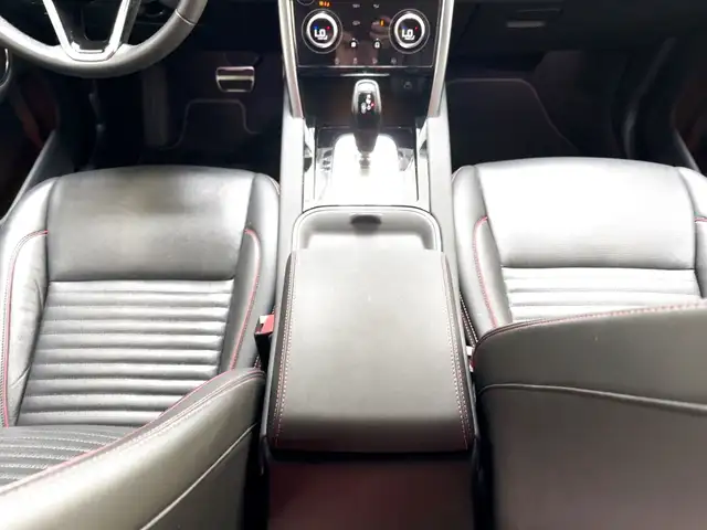 Land Rover Discovery Sport view 14