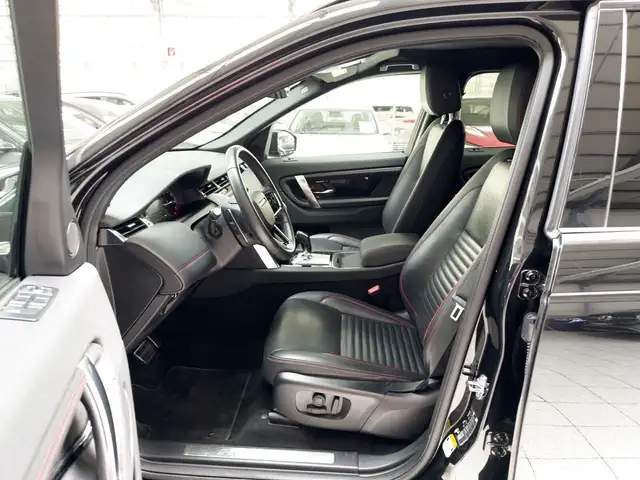 Land Rover Discovery Sport view 8
