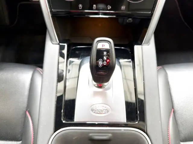 Land Rover Discovery Sport view 13