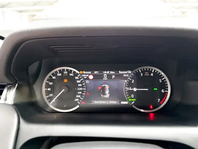 Land Rover Discovery Sport view 7