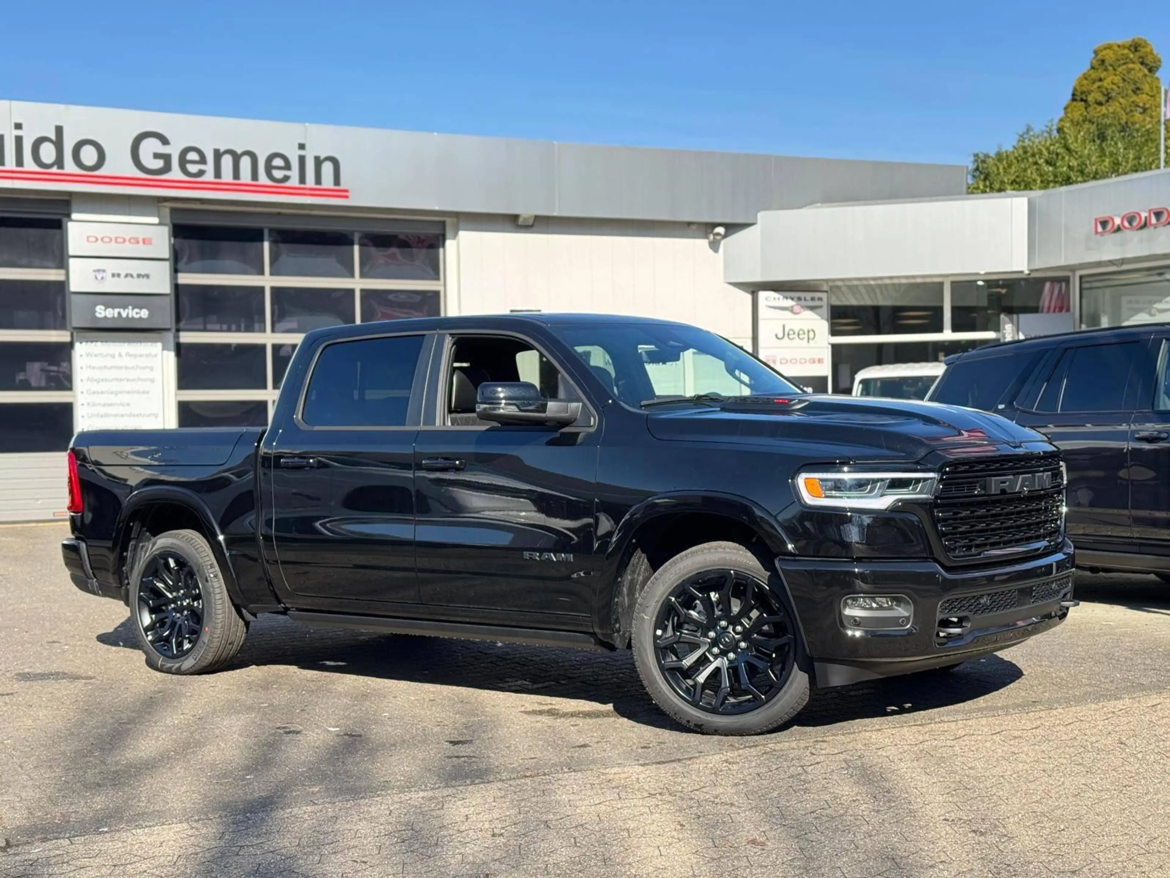 Dodge RAM Limited Night offizielles Fahrzeug, RamBoxen — photo 4