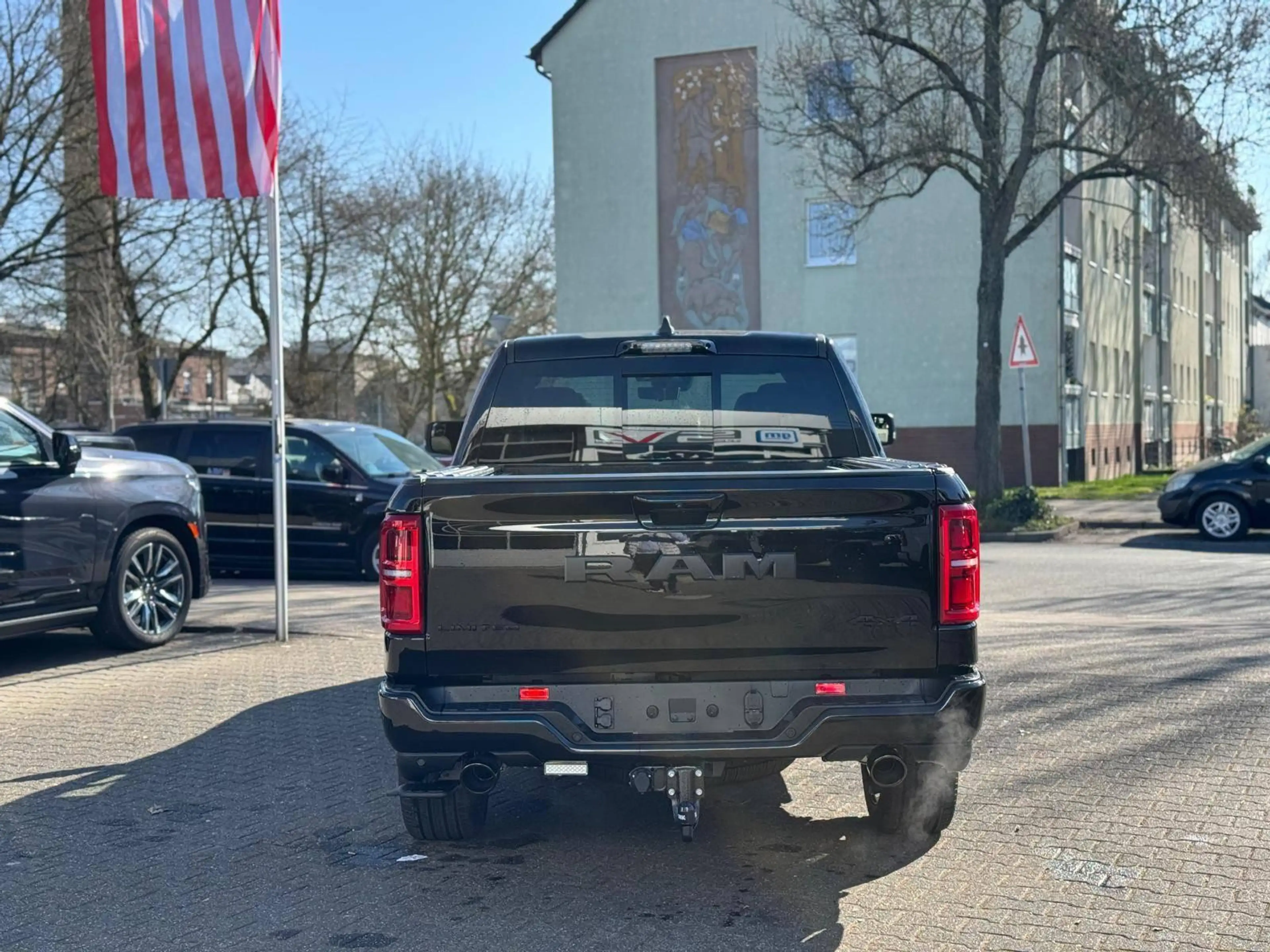 Dodge RAM Limited Night offizielles Fahrzeug, RamBoxen — photo 8