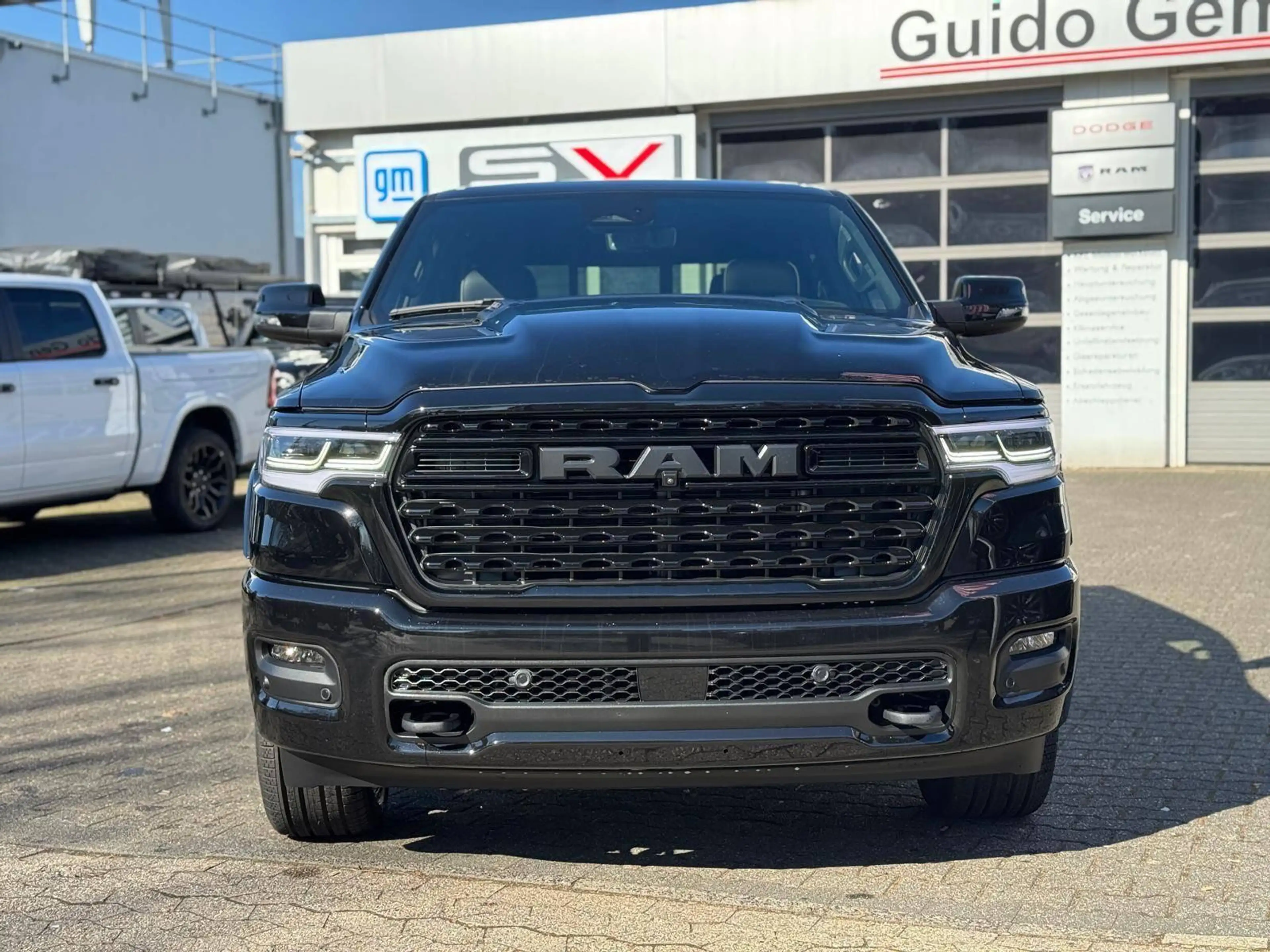 Dodge RAM Limited Night offizielles Fahrzeug, RamBoxen — photo 12