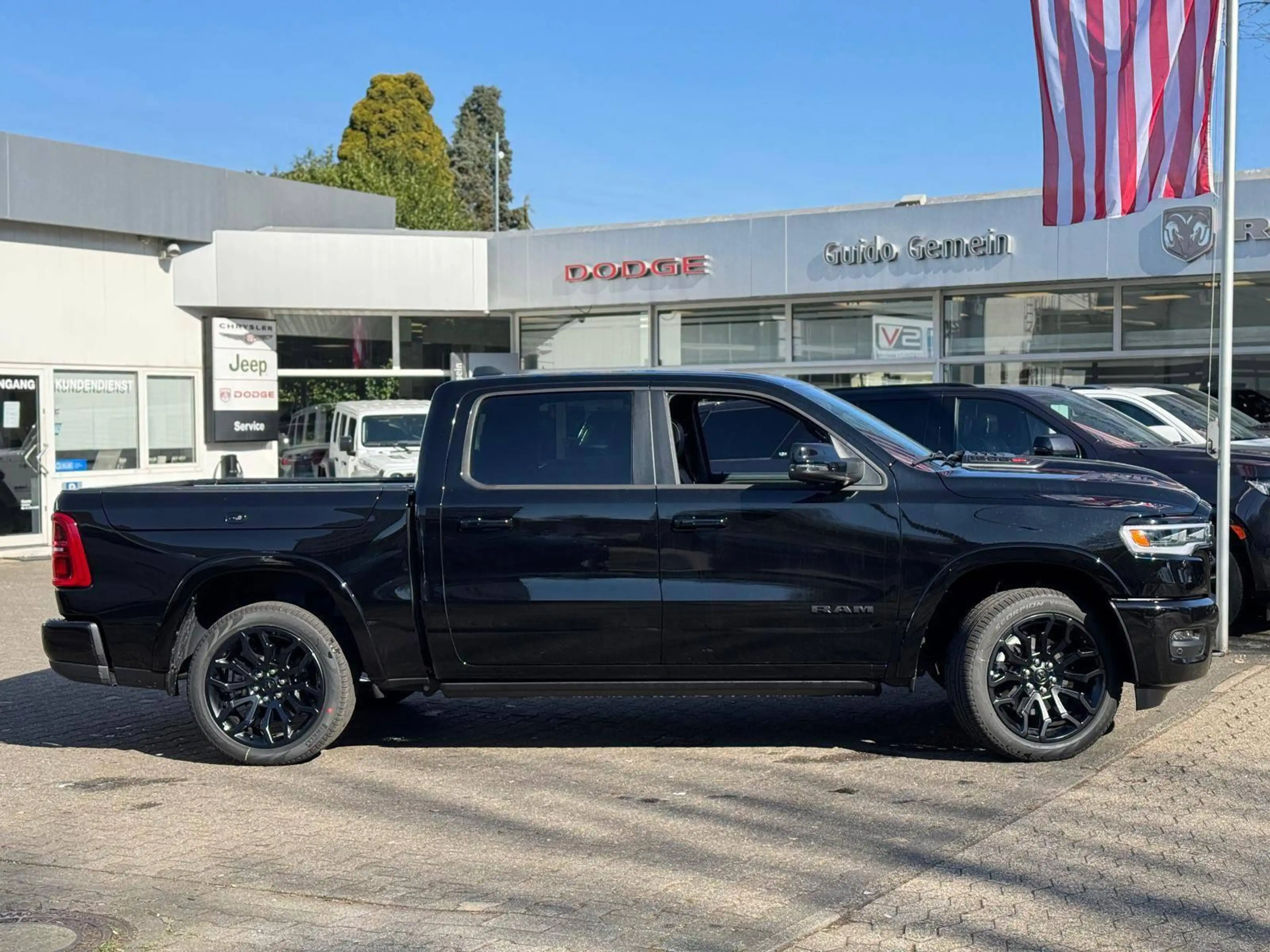 Dodge RAM Limited Night offizielles Fahrzeug, RamBoxen — photo 5