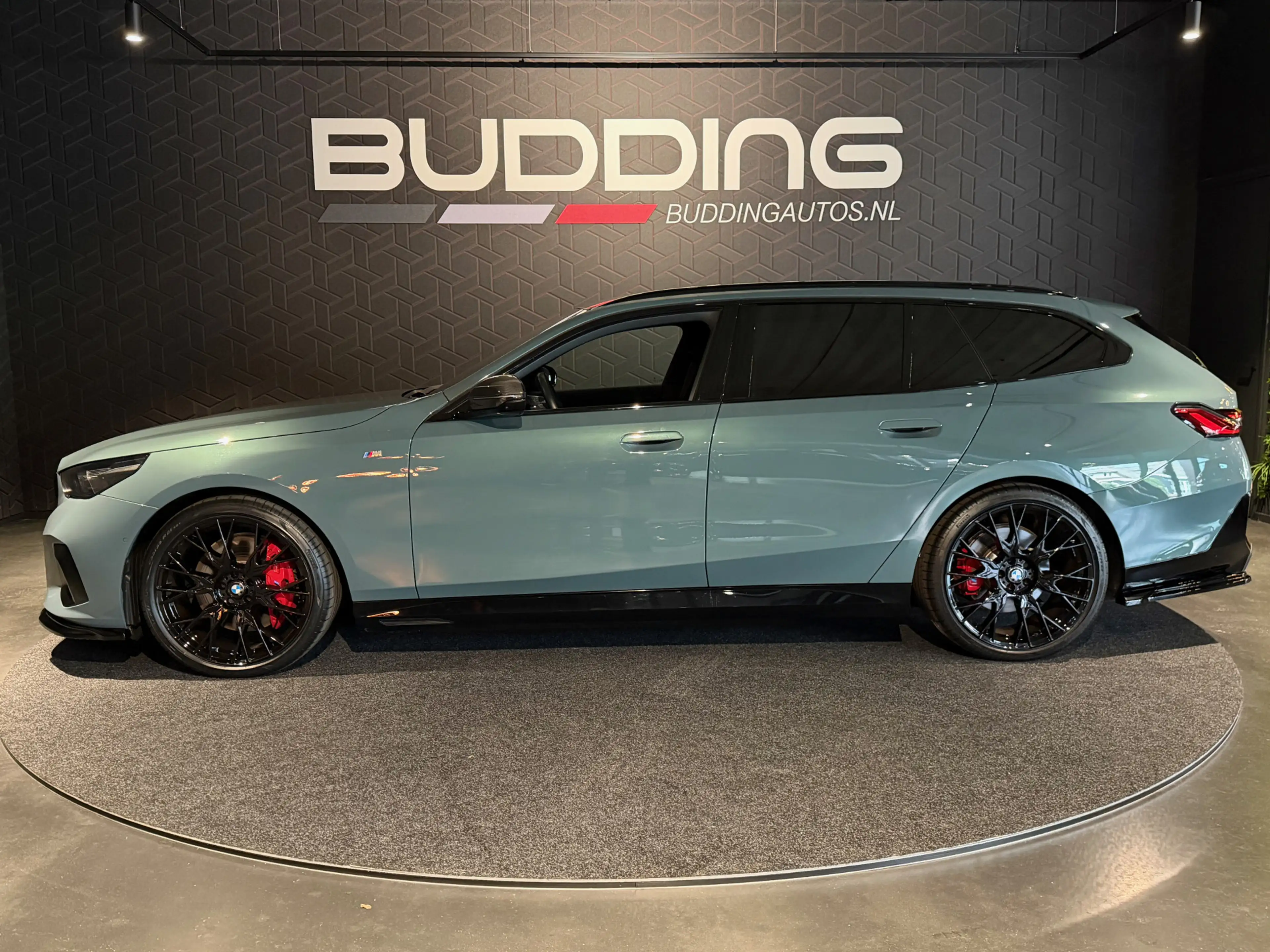 BMW i5 Touring eDrive40 M Sport | Pano | Bowers & Wilkins — photo 8
