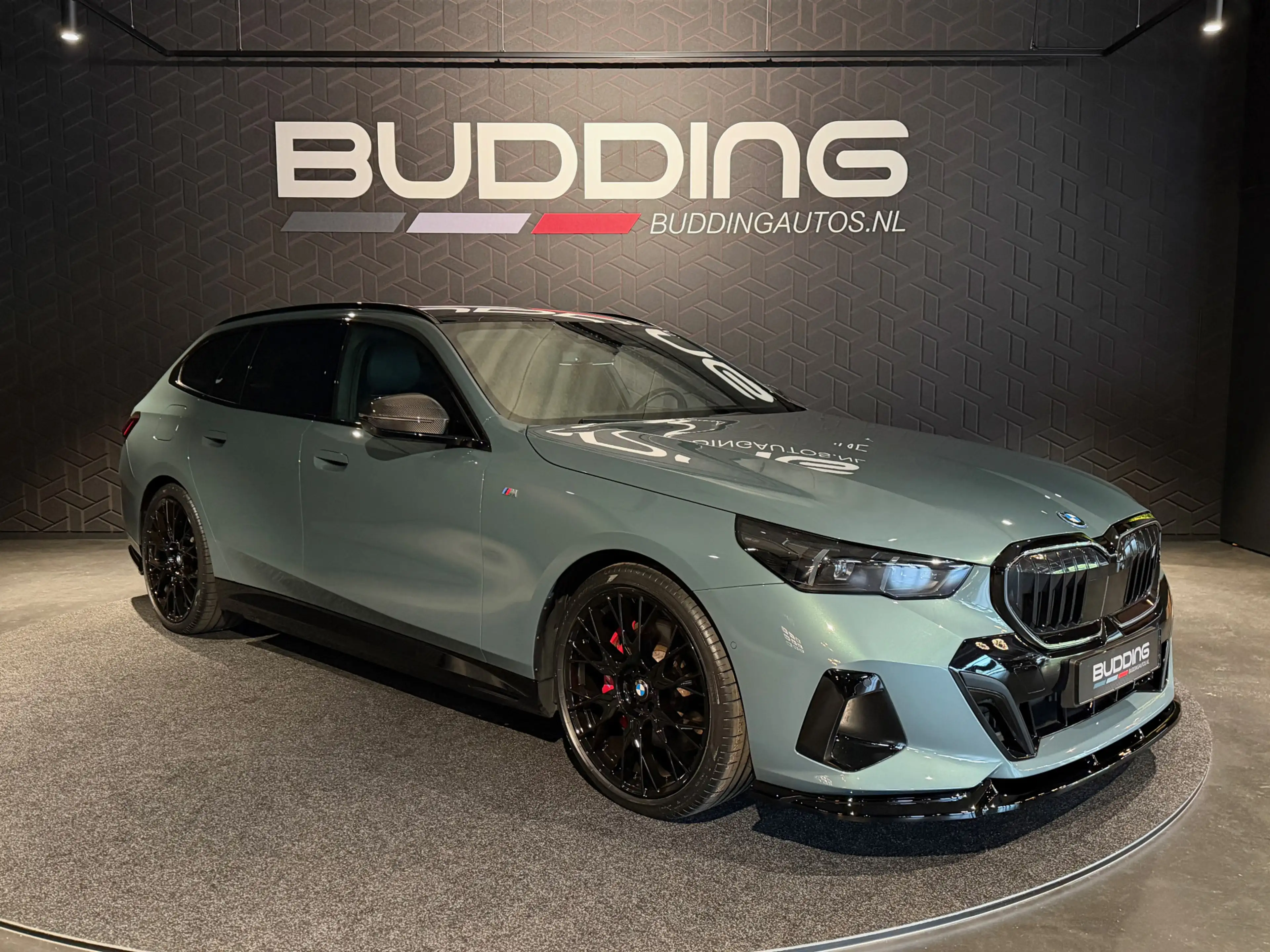 BMW i5 Touring eDrive40 M Sport | Pano | Bowers & Wilkins — photo 3