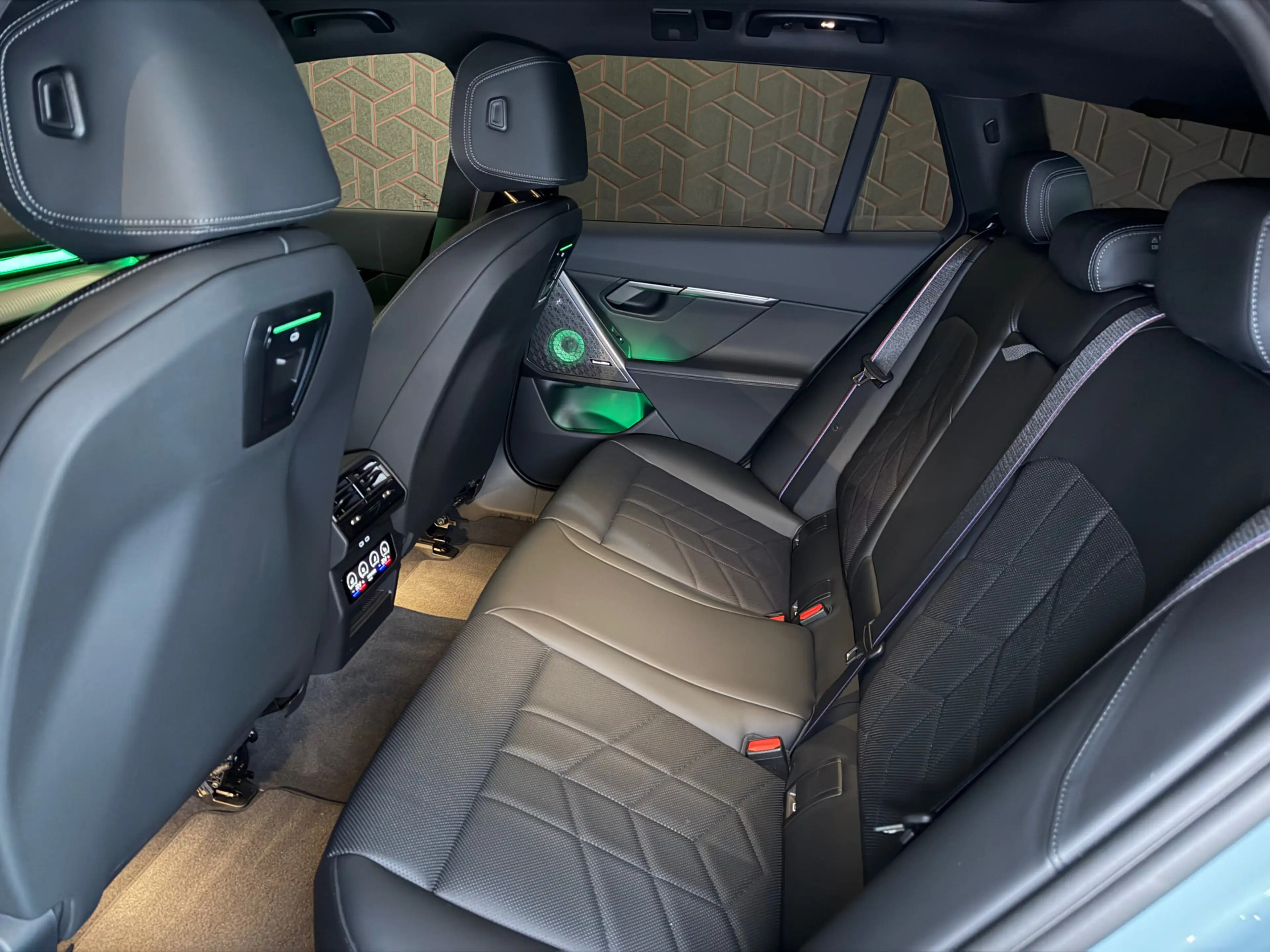 BMW i5 Touring eDrive40 M Sport | Pano | Bowers & Wilkins — photo 10