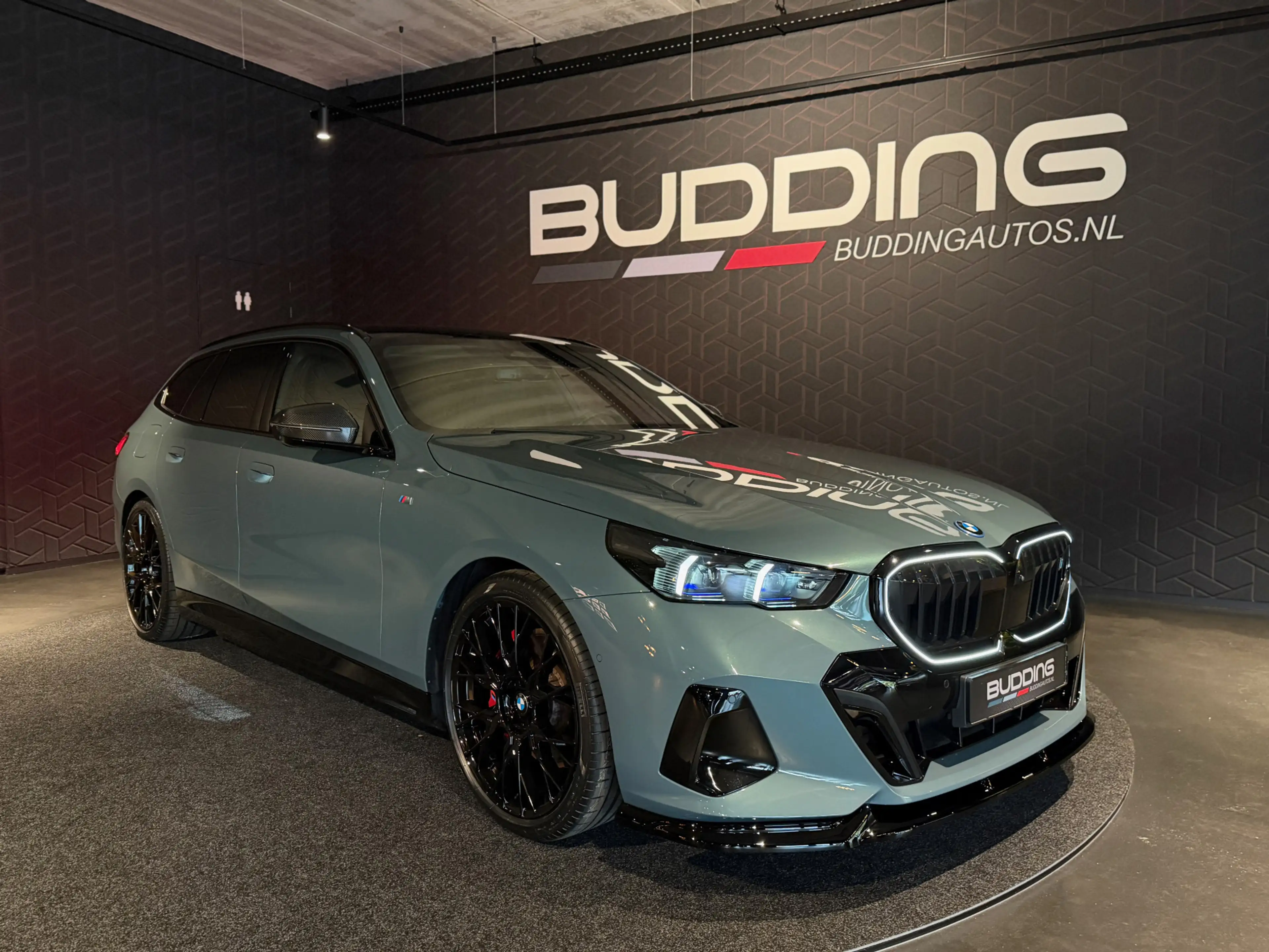 BMW i5 Touring eDrive40 M Sport | Pano | Bowers & Wilkins — photo 35