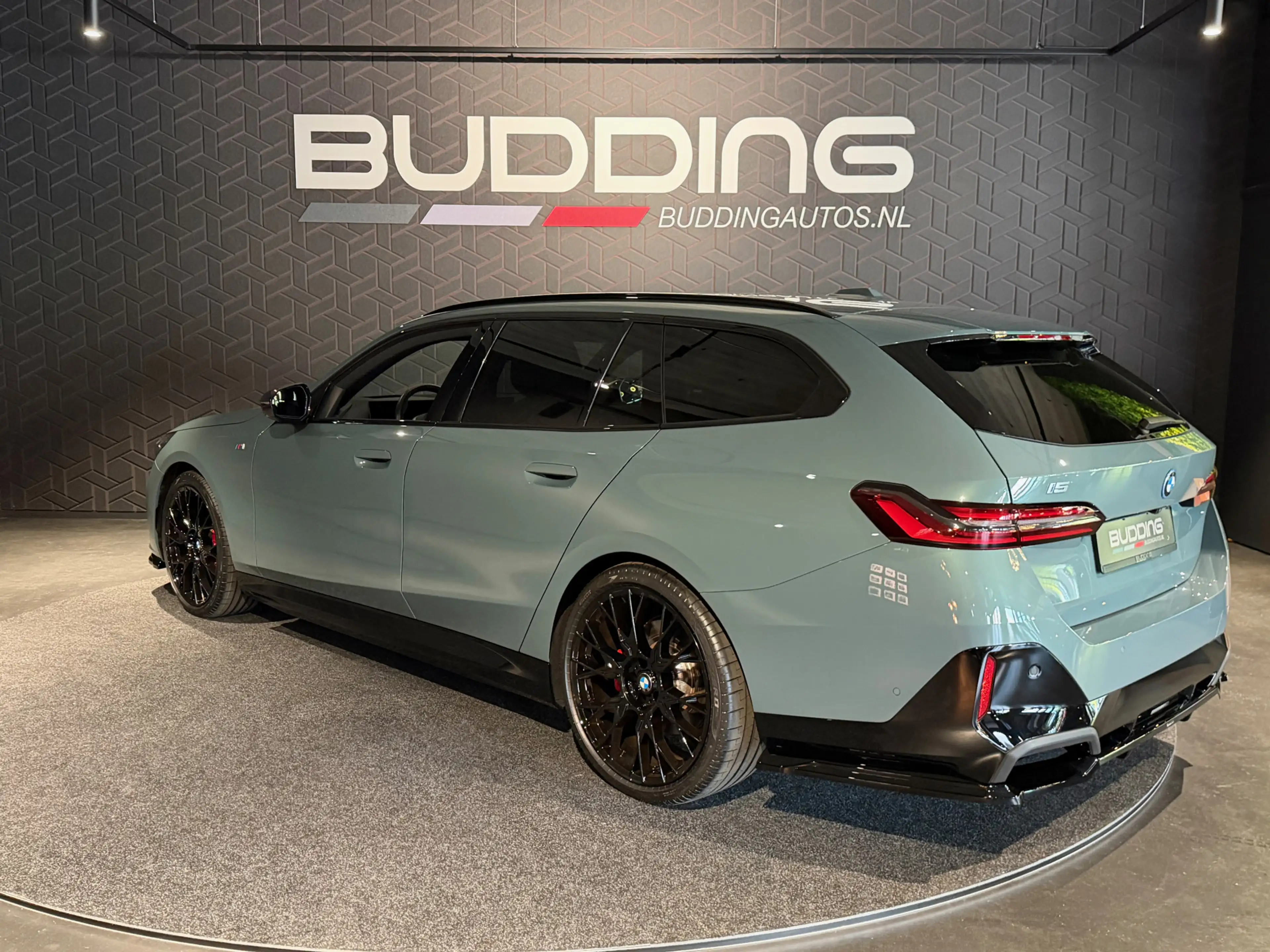 BMW i5 Touring eDrive40 M Sport | Pano | Bowers & Wilkins — photo 7