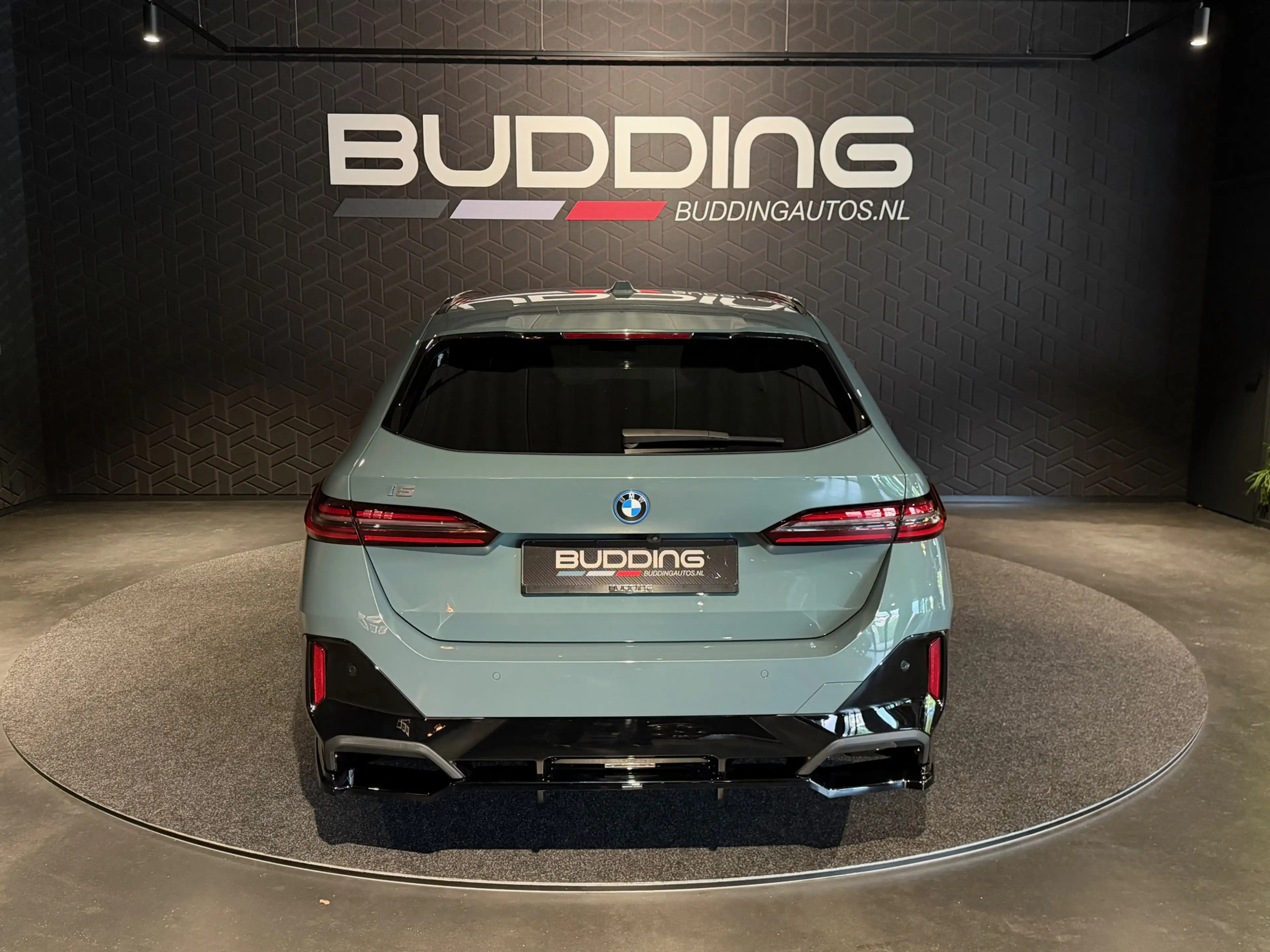 BMW i5 Touring eDrive40 M Sport | Pano | Bowers & Wilkins — photo 6