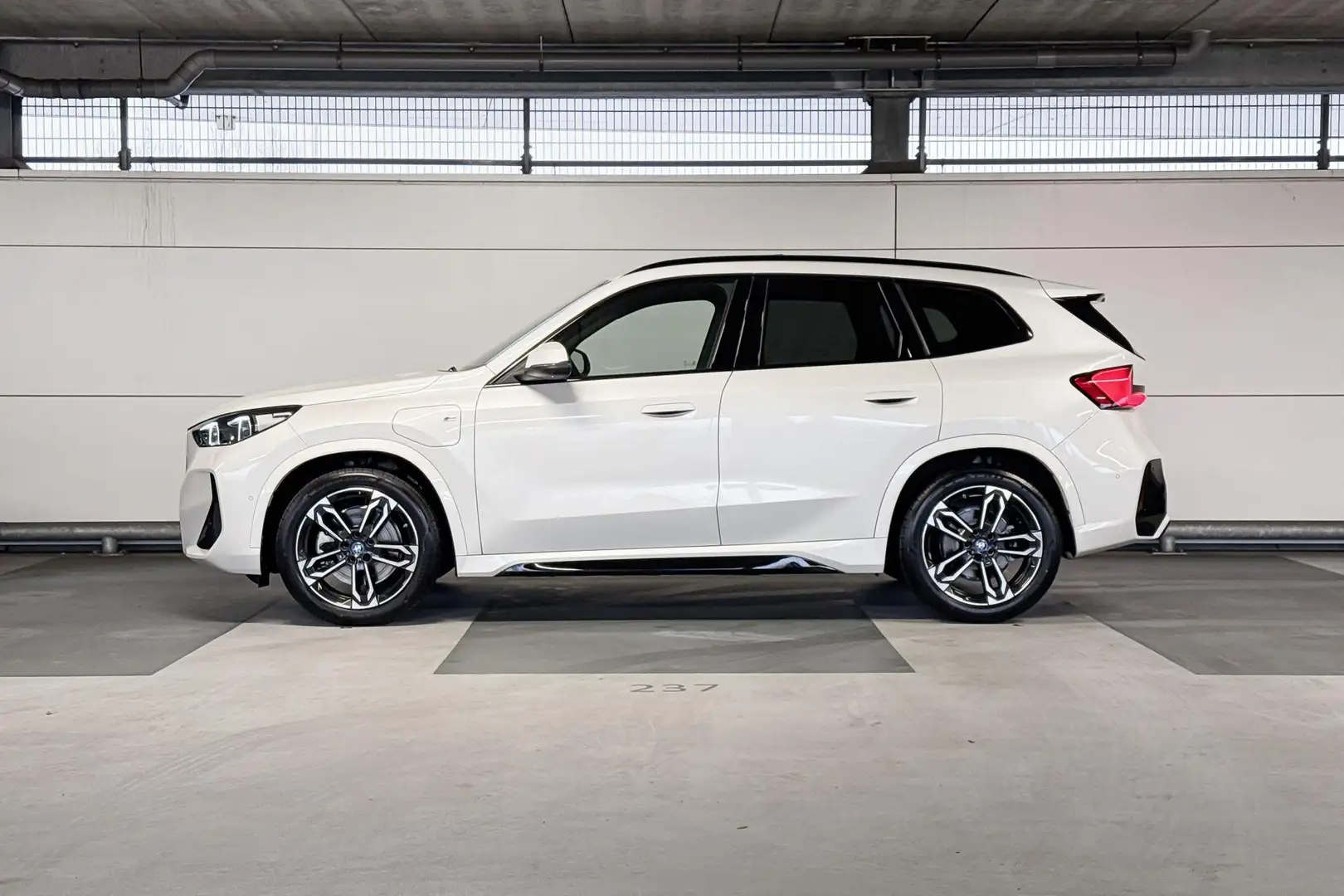 BMW X1 xDrive30e Blanc - 2